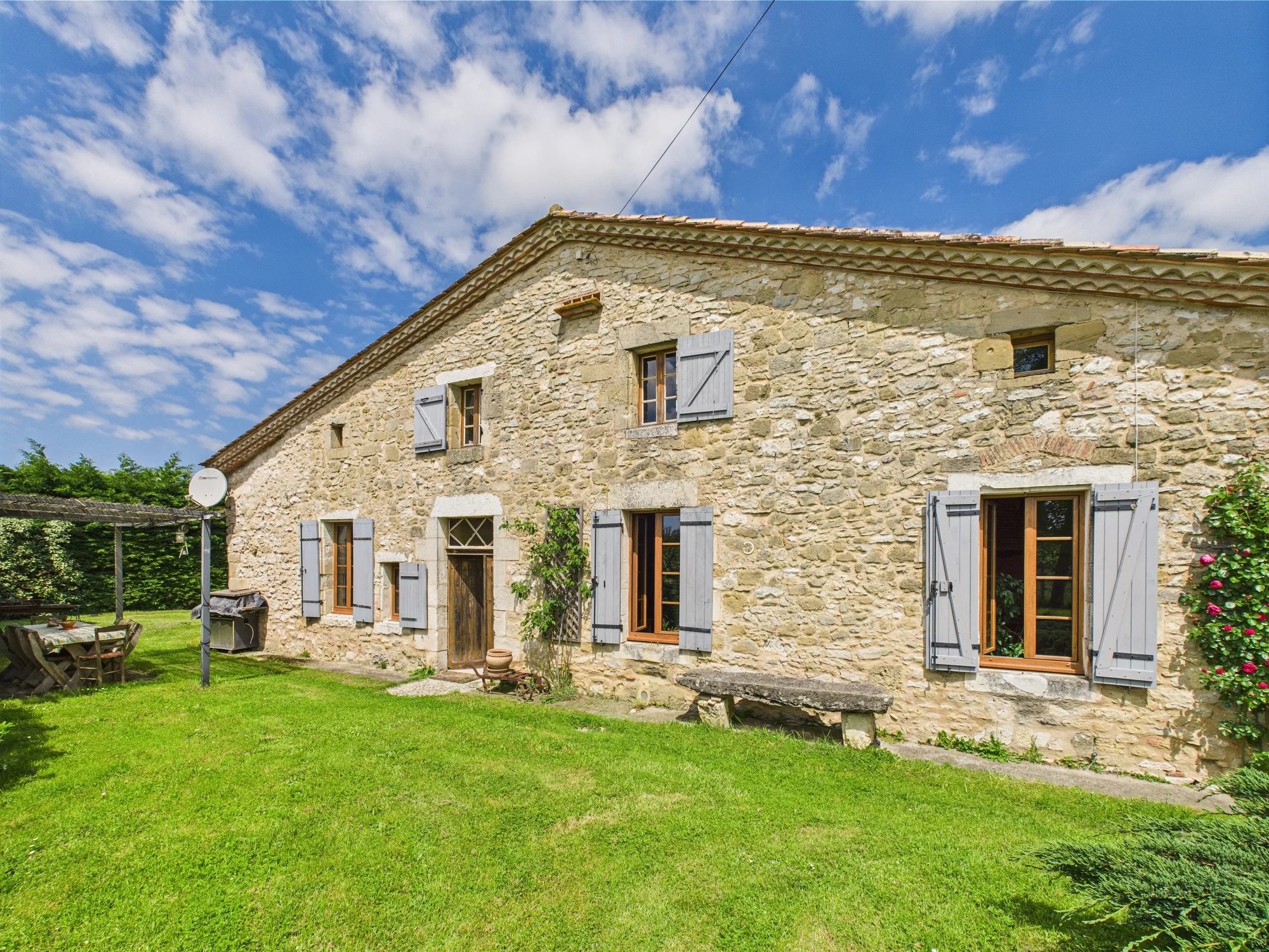 House in Monsegur - view 1