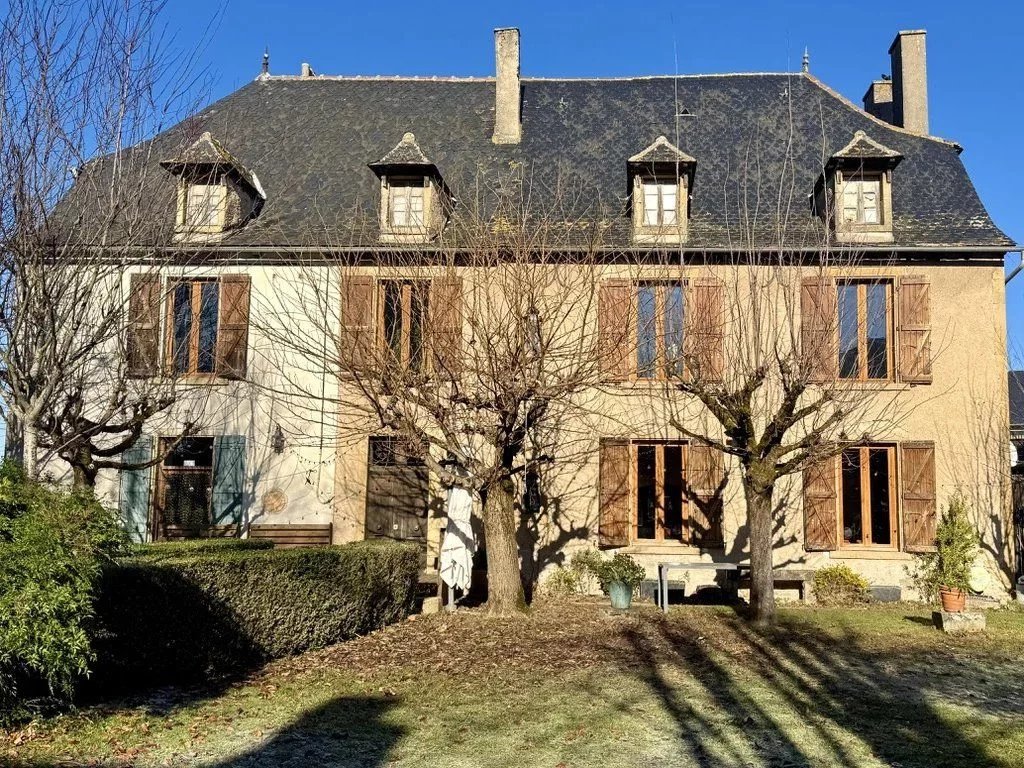 House in Montbazens - view 1