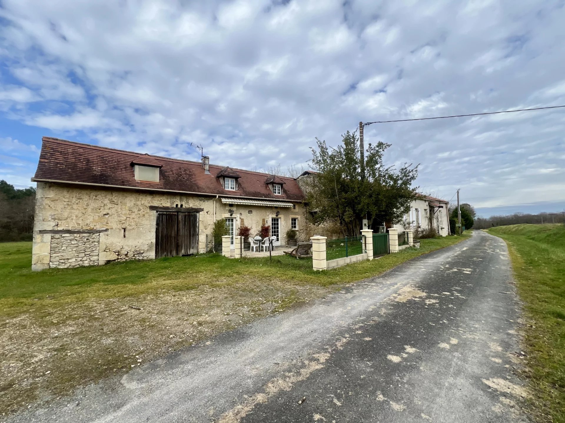 House in Montazeau - view 1