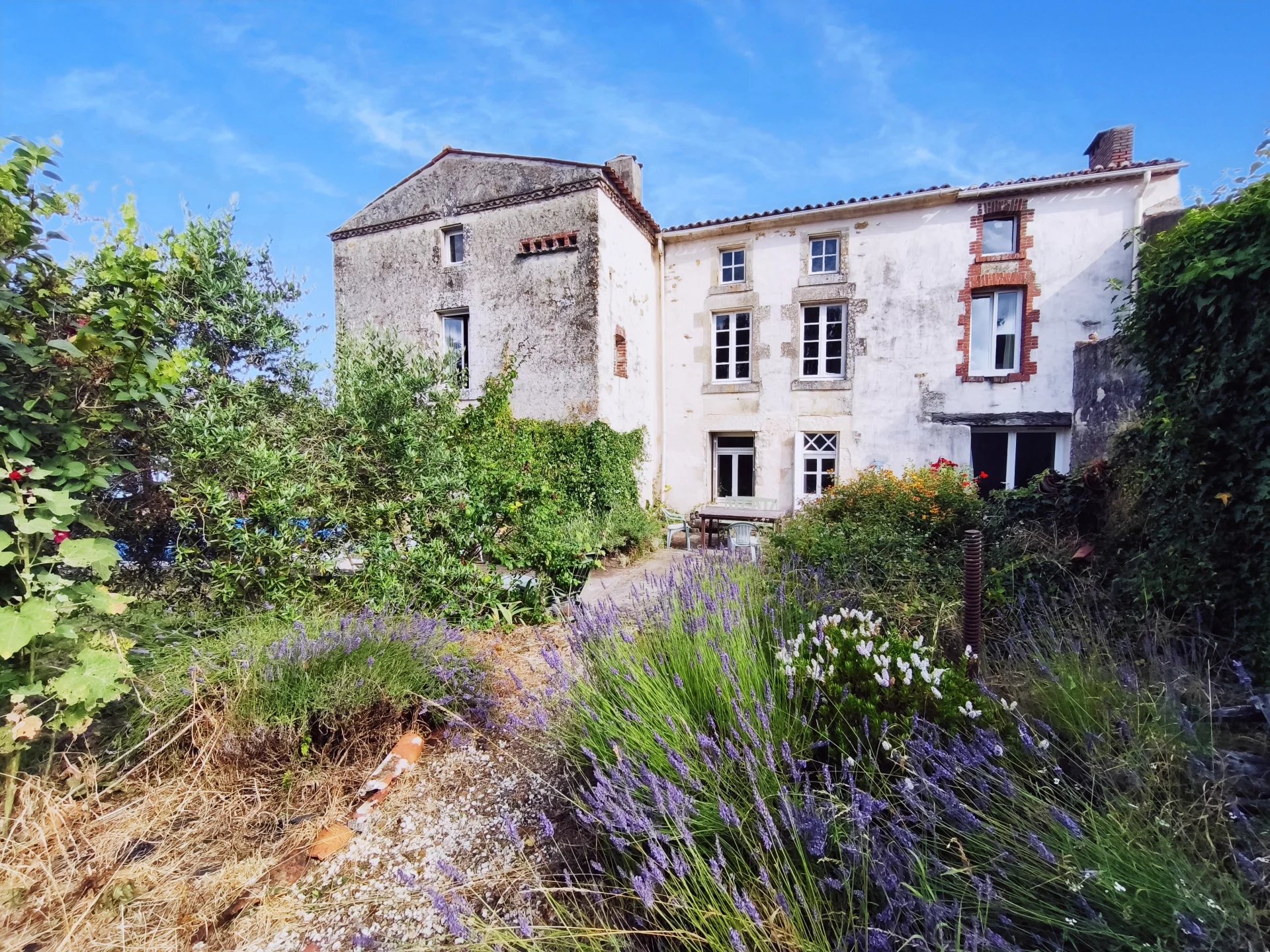 House in Bourneau - view 1