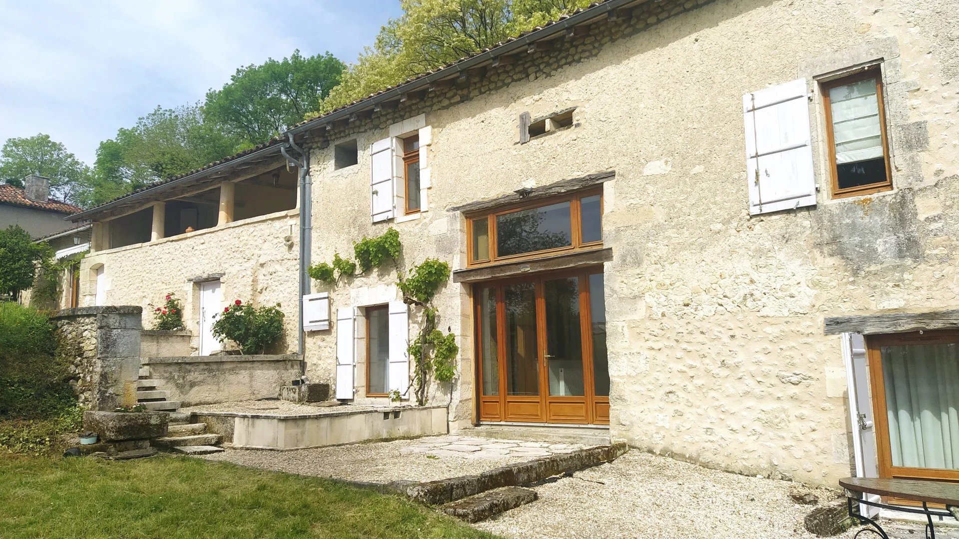 House in Saint-Martial-Viveyrol - view 1