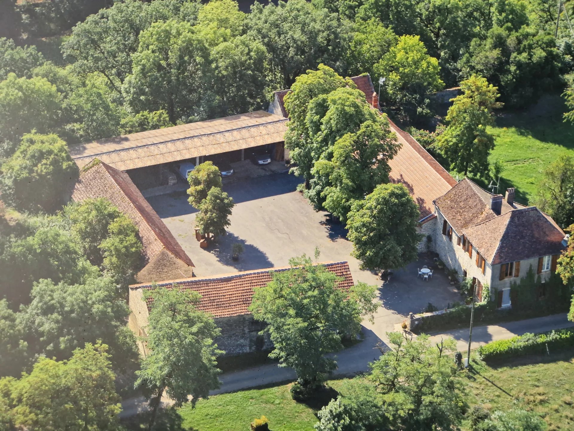 House in Parisot - view 1