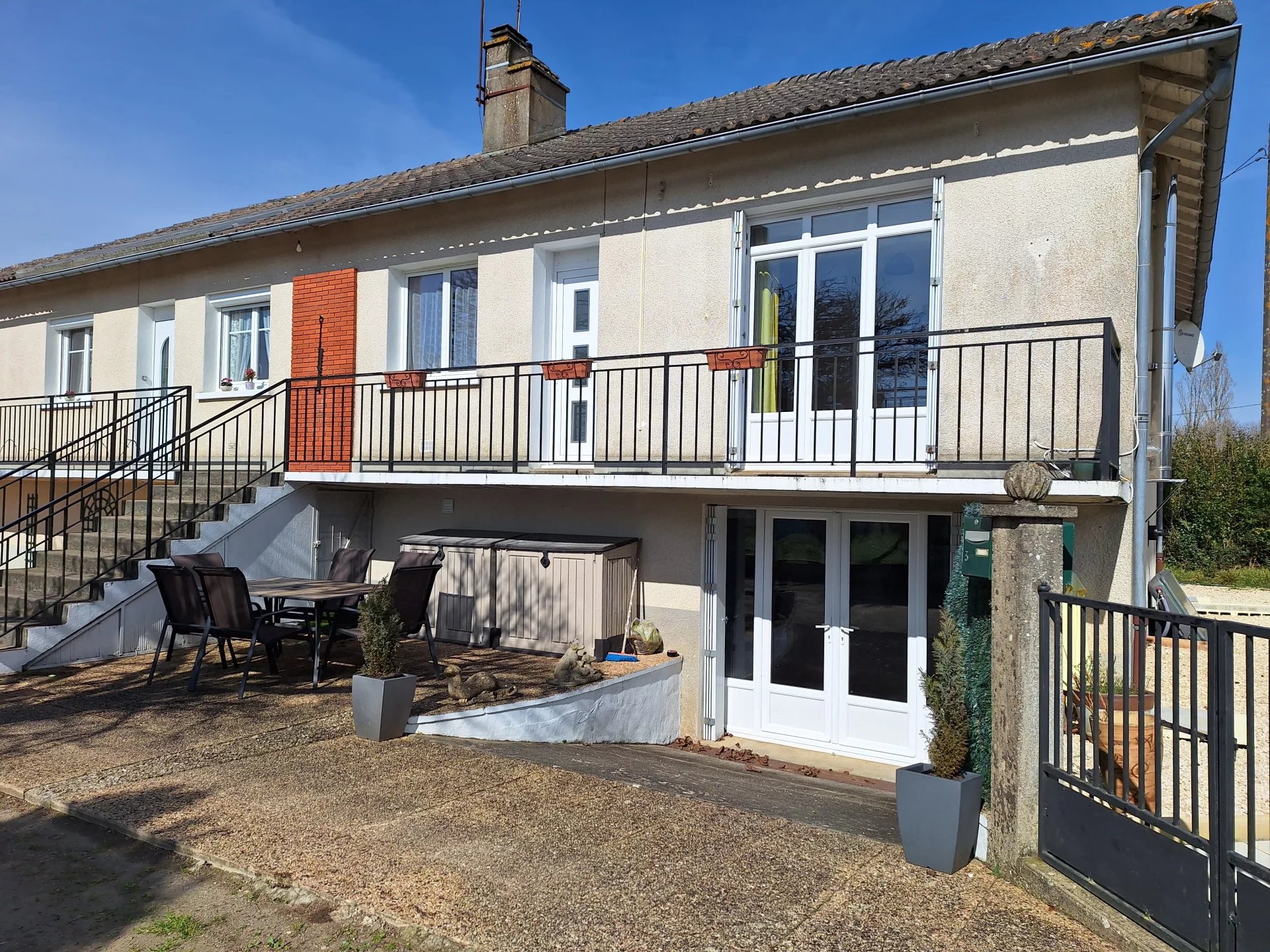 House in Mauprevoir - view 1