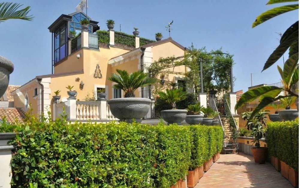 Villa in Acireale - view 1