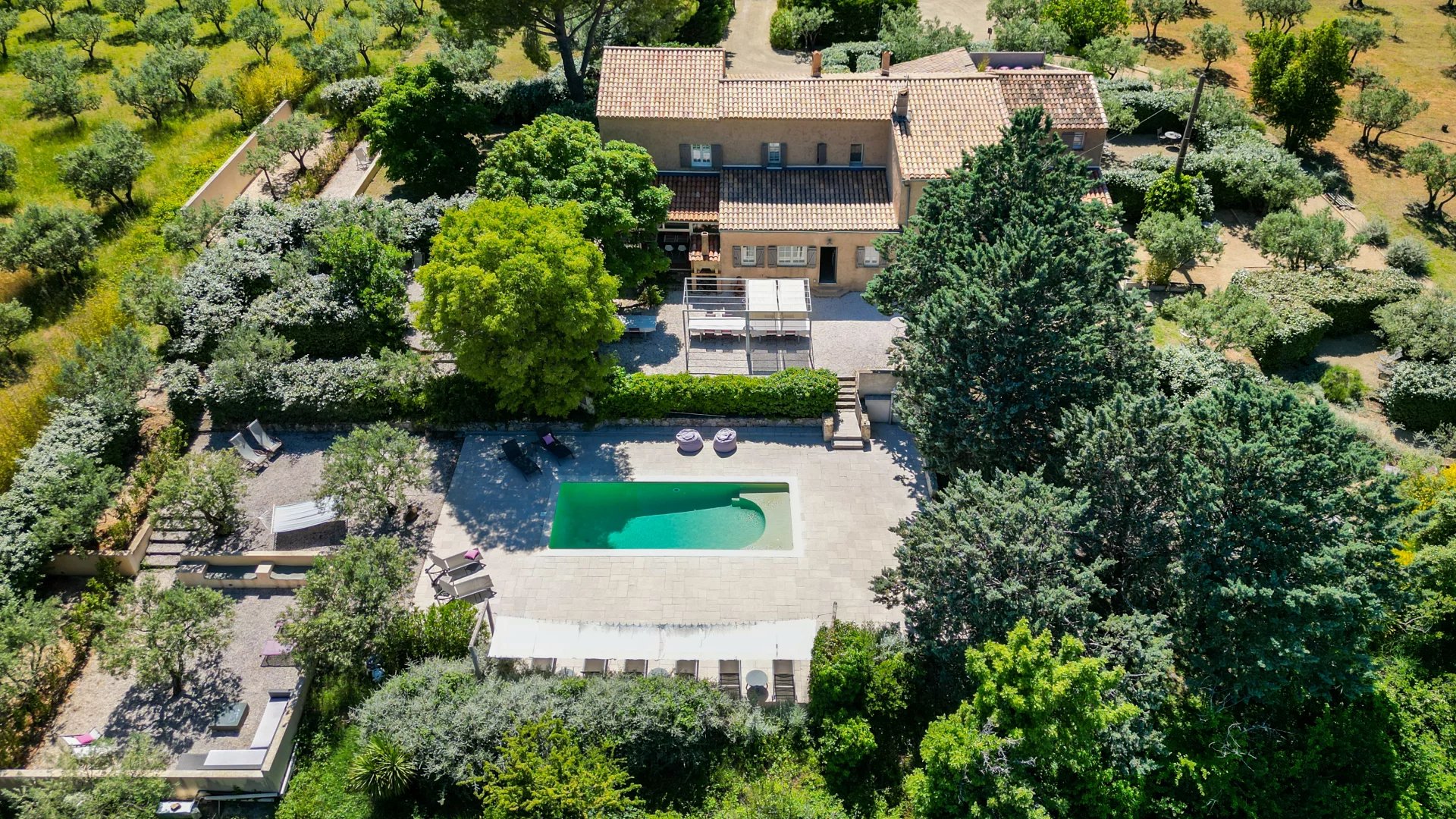 House in Aups - view 1