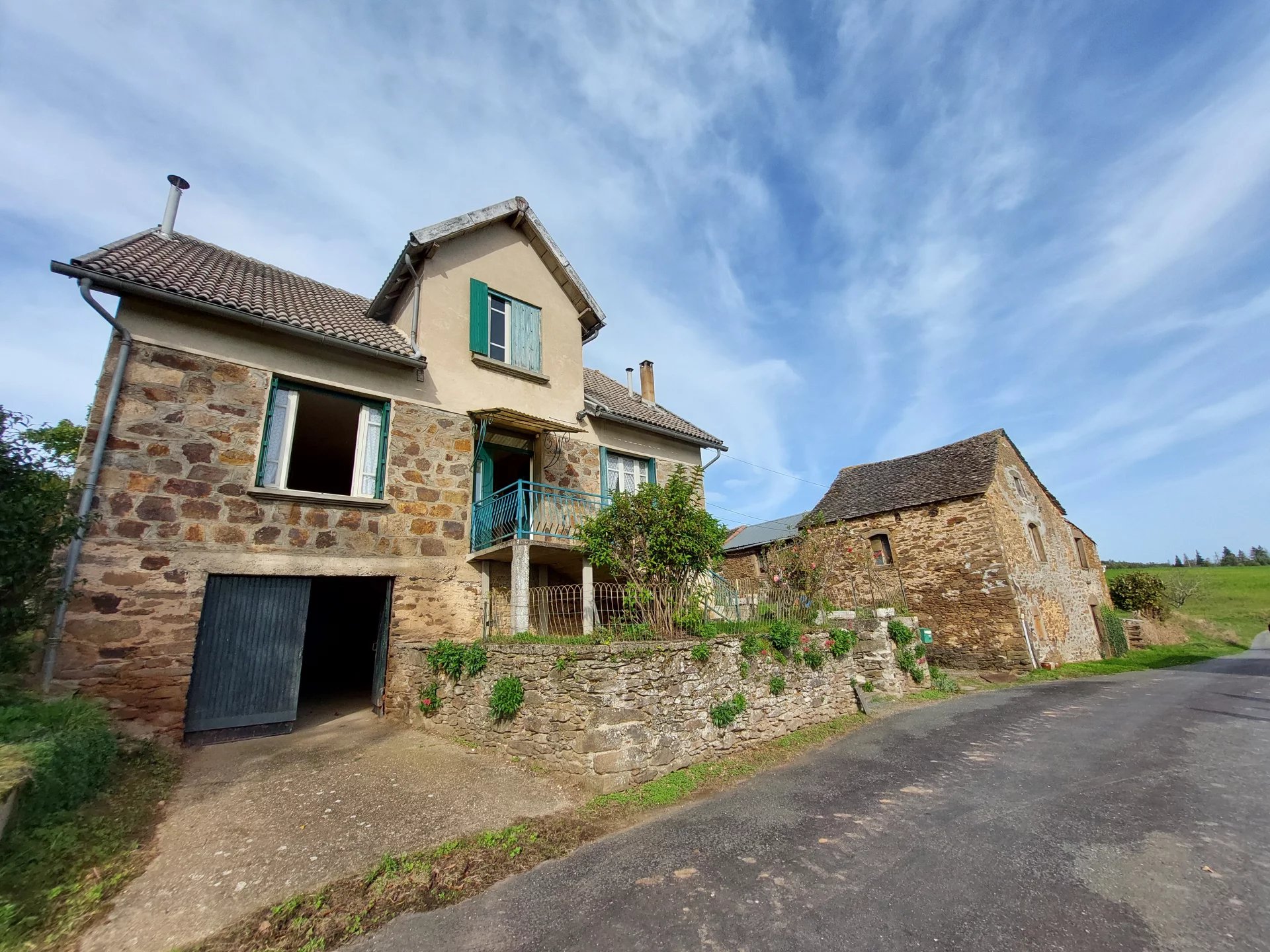 House in Montirat - view 1