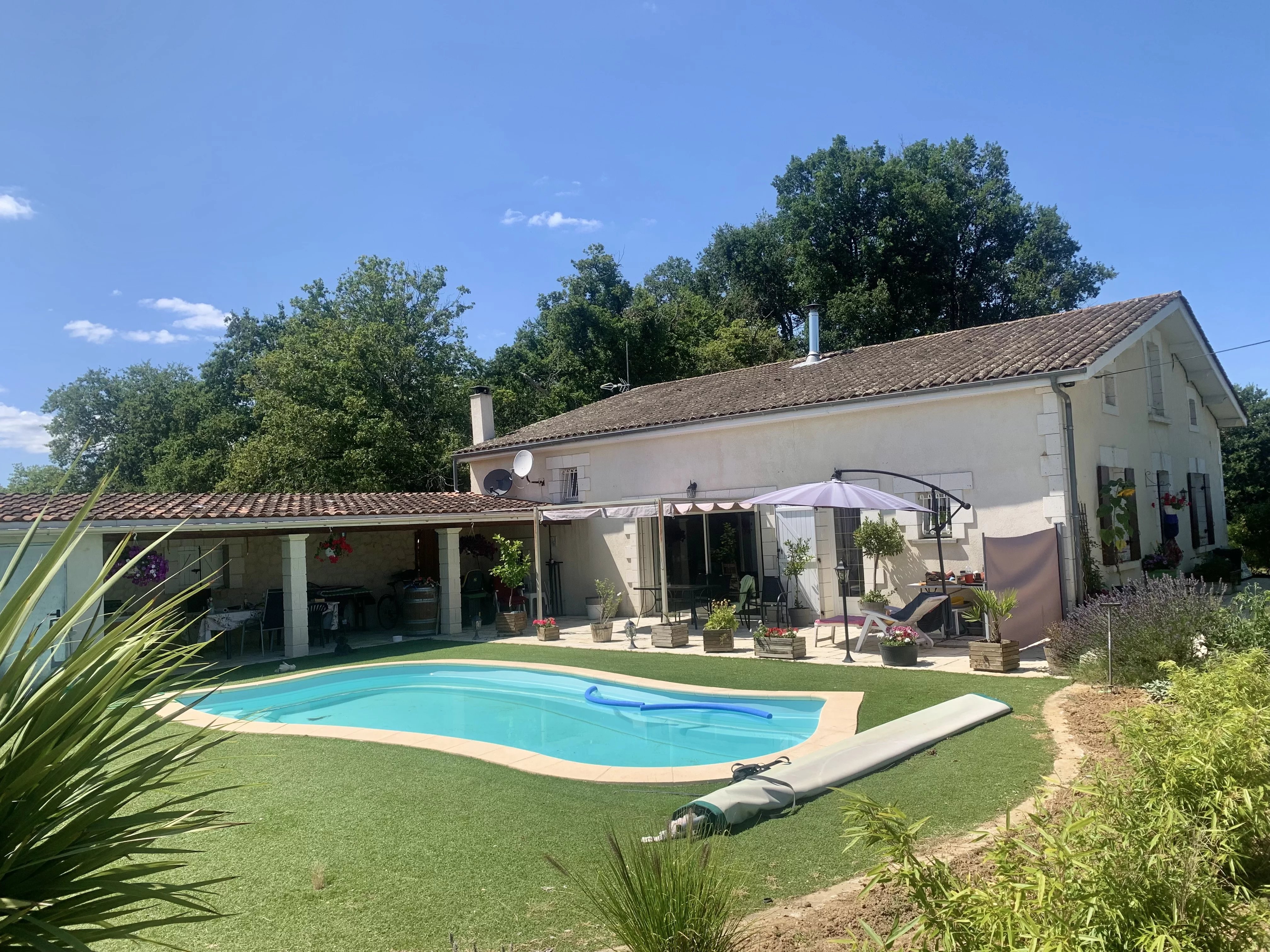 House in Montpon-Menesterol - view 1