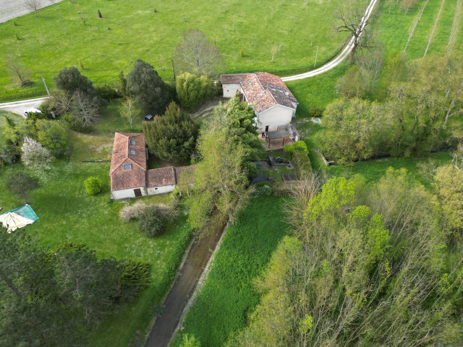 House in Barbezieux-Saint-Hilaire - view 1