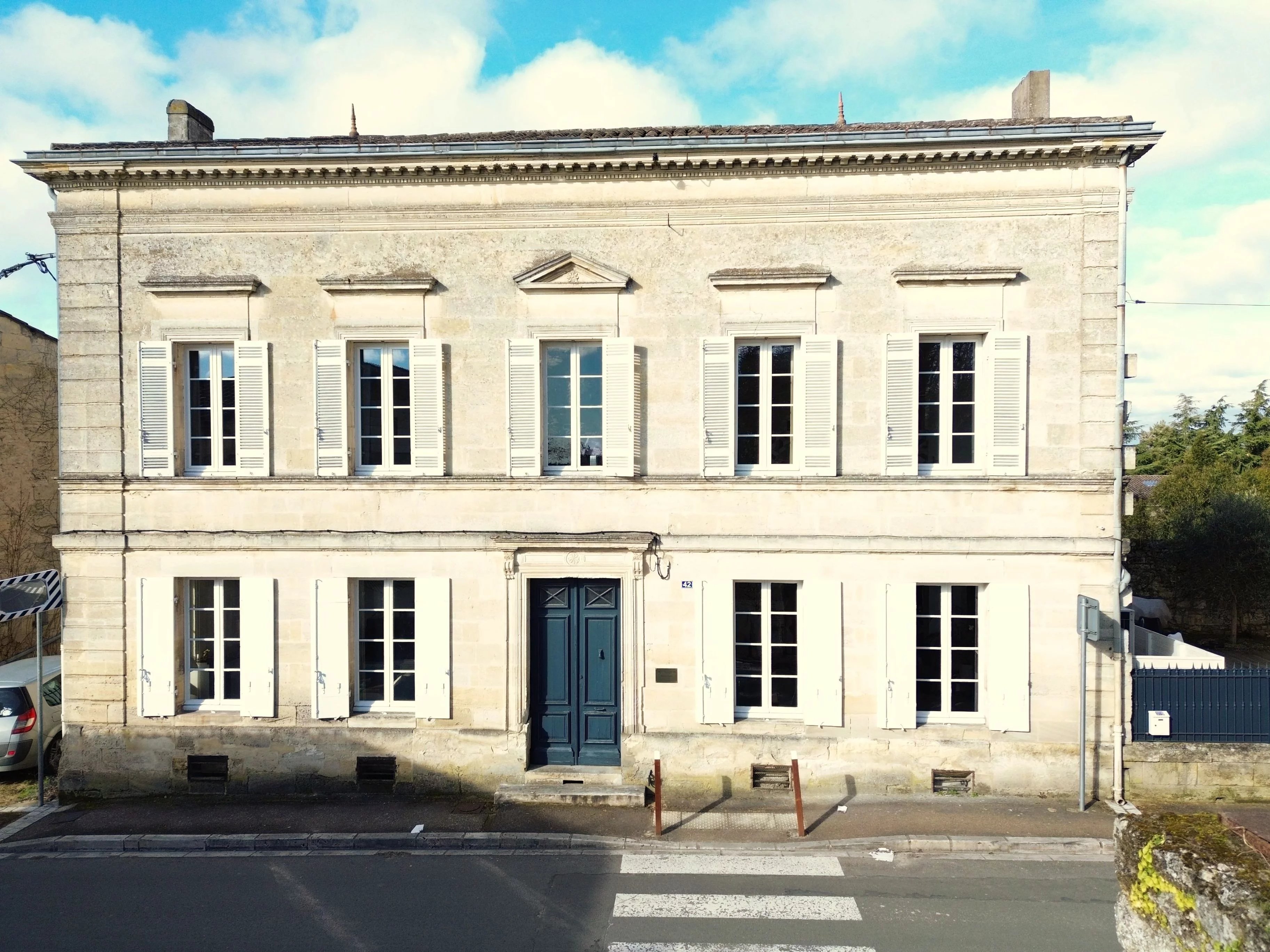 House in Saint-Etienne-de-Lisse - view 1