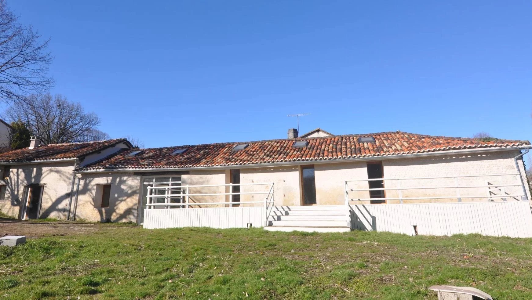 House in Villebois-Lavalette - view 1