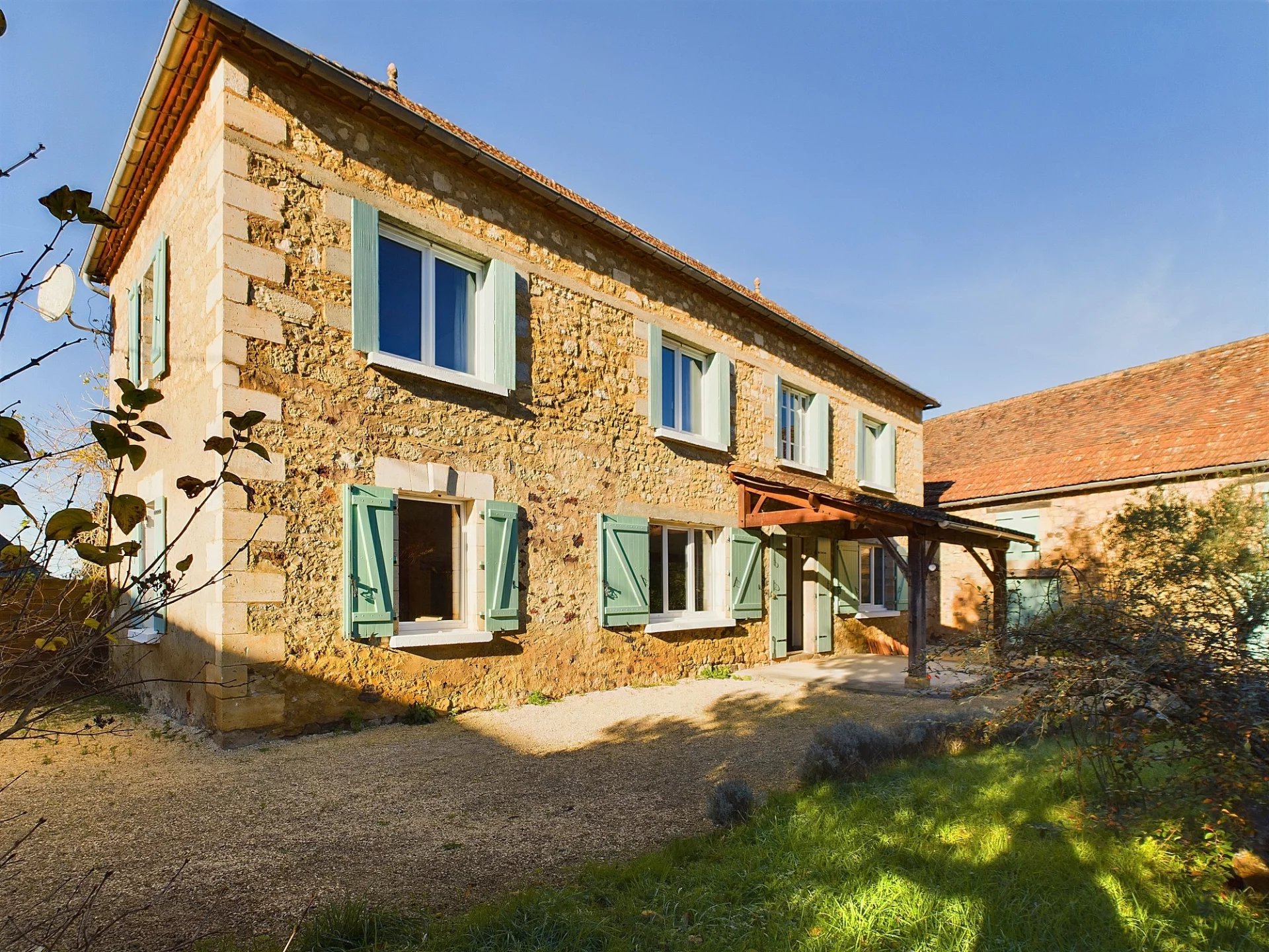 House in Cenac - view 1