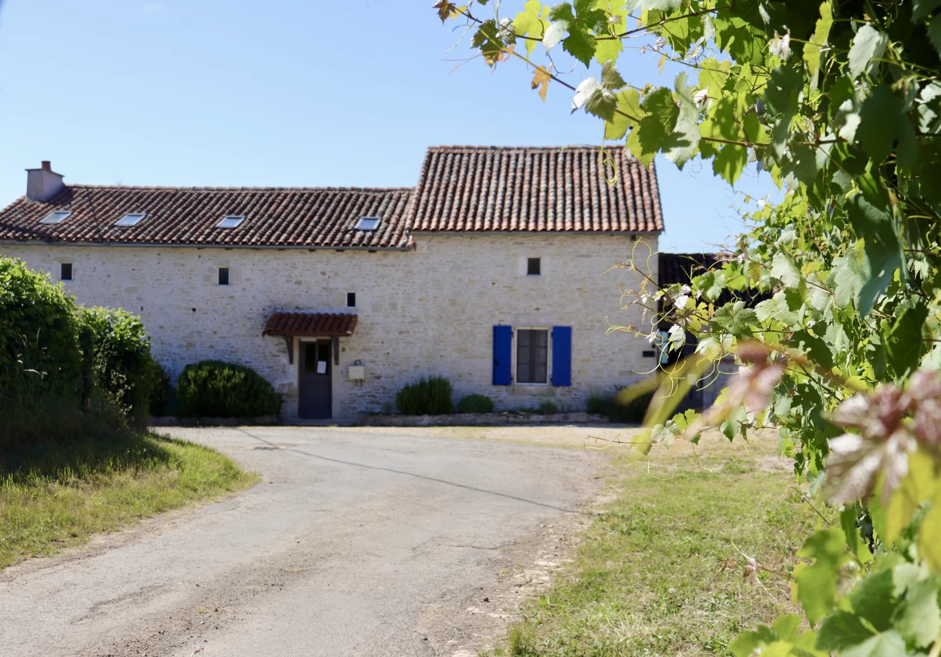 House in Mauprevoir - view 1
