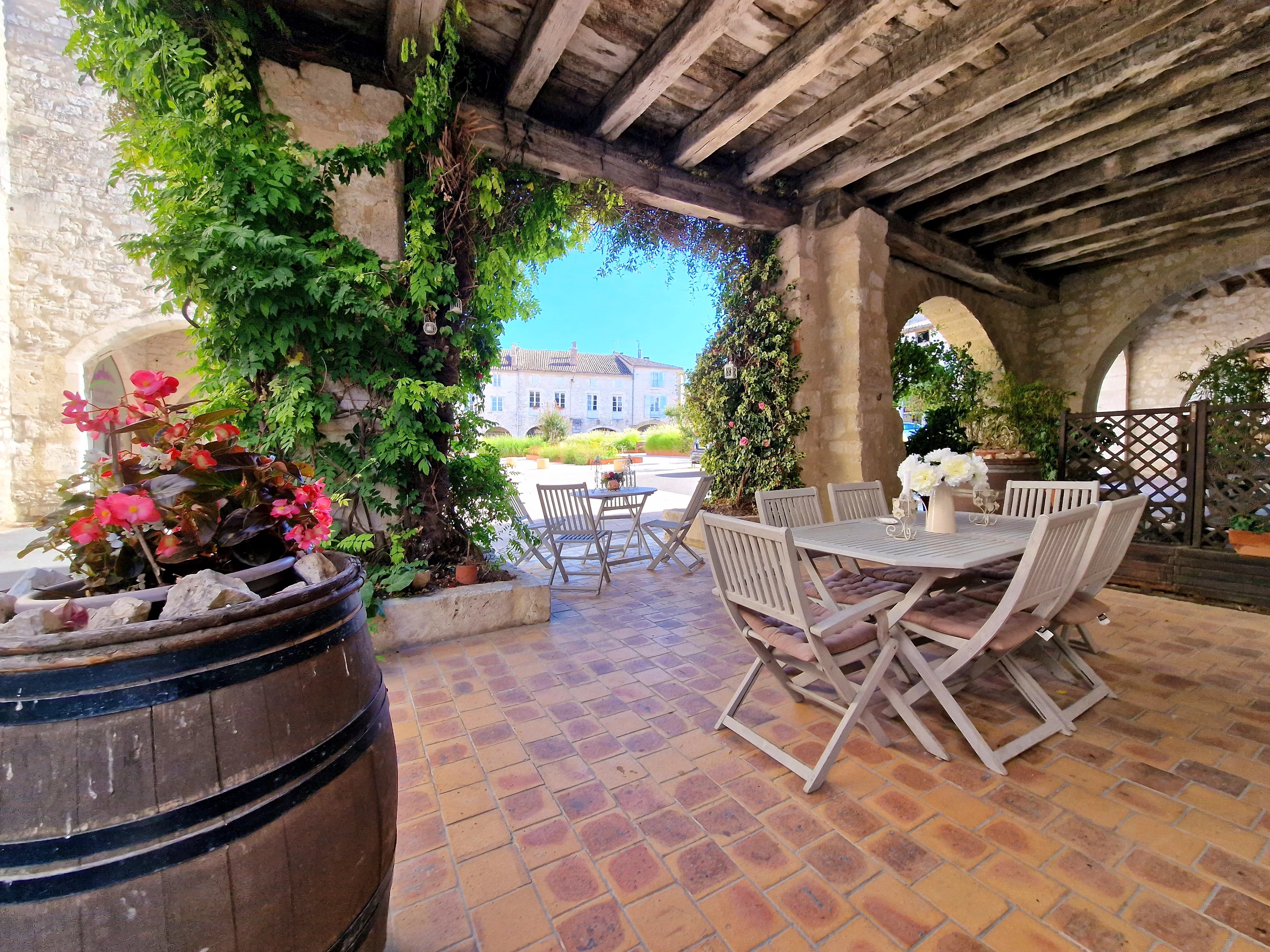 House in Castillonnes - view 1