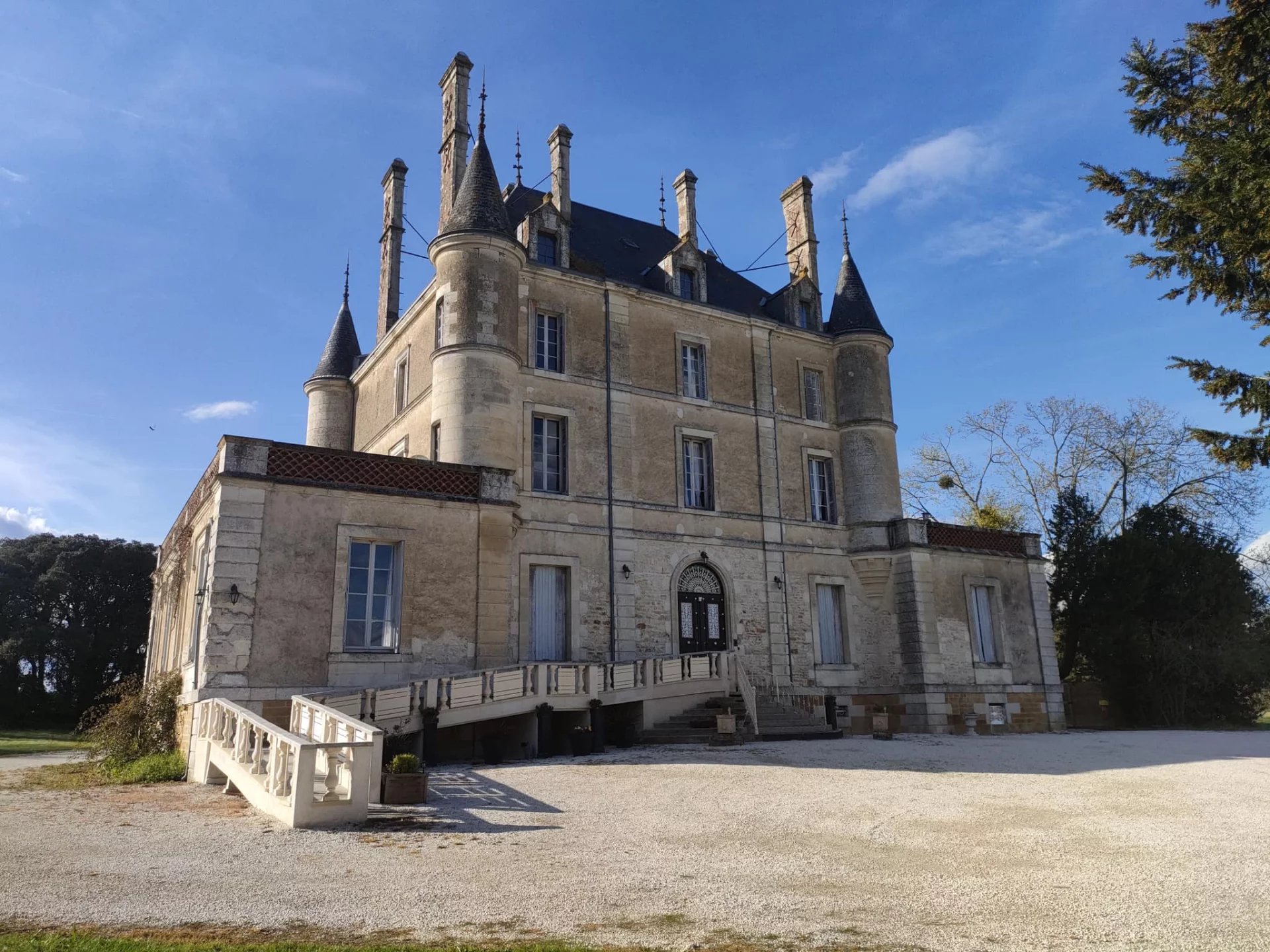 House in Chantonnay - view 1