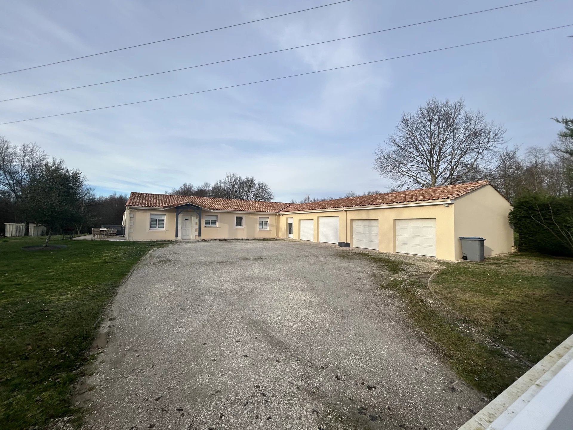 House in Montguyon - view 1