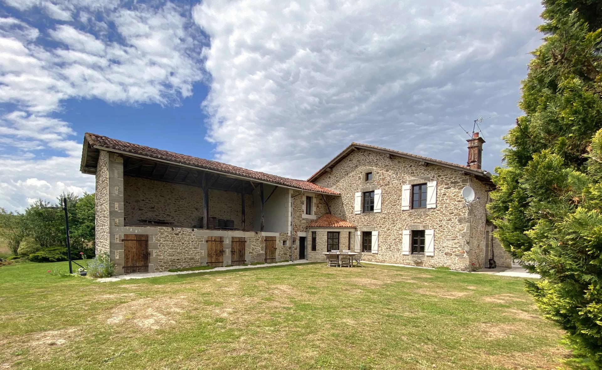 House in Verneuil - view 1