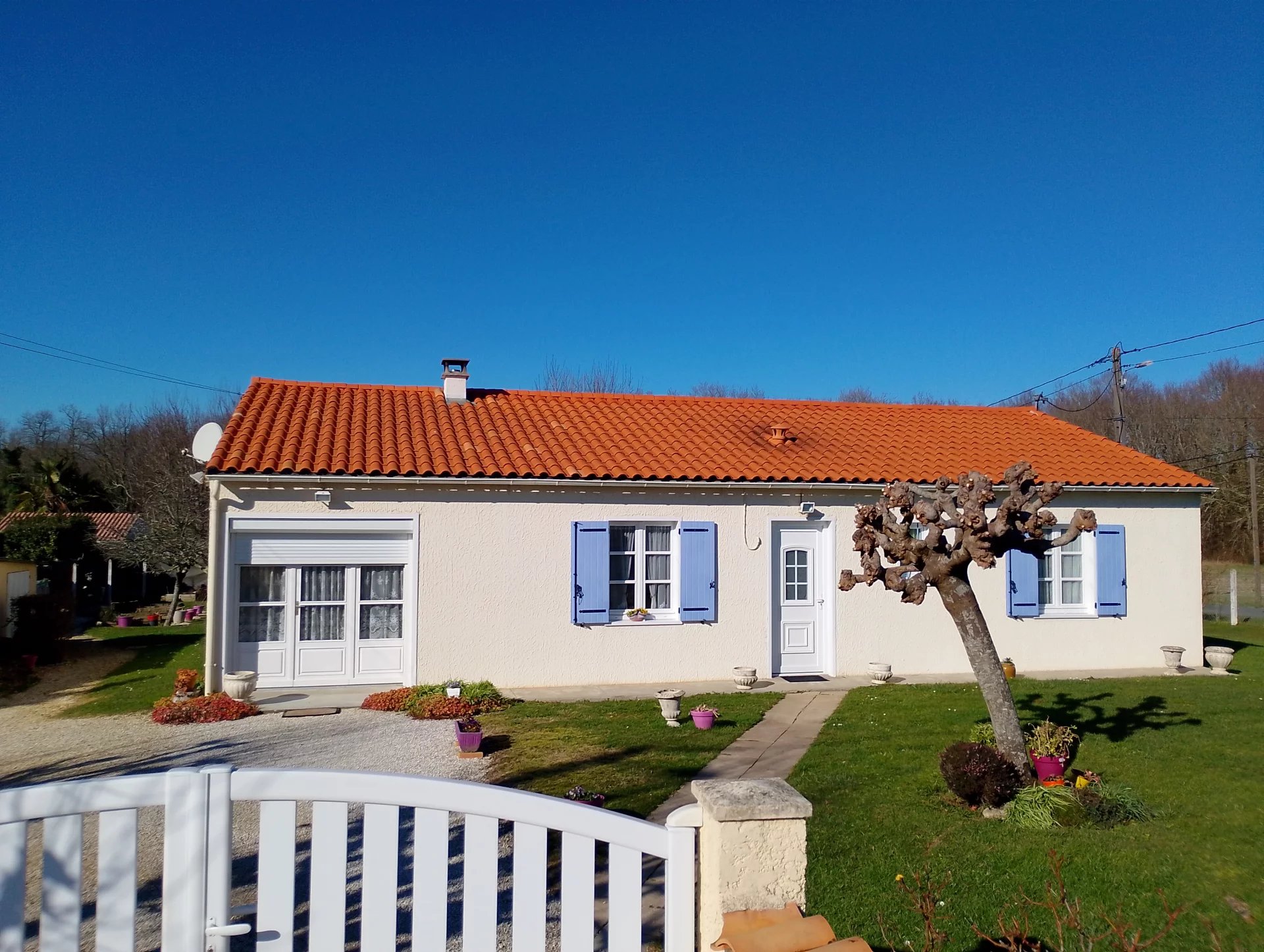 House in Jonzac - view 1