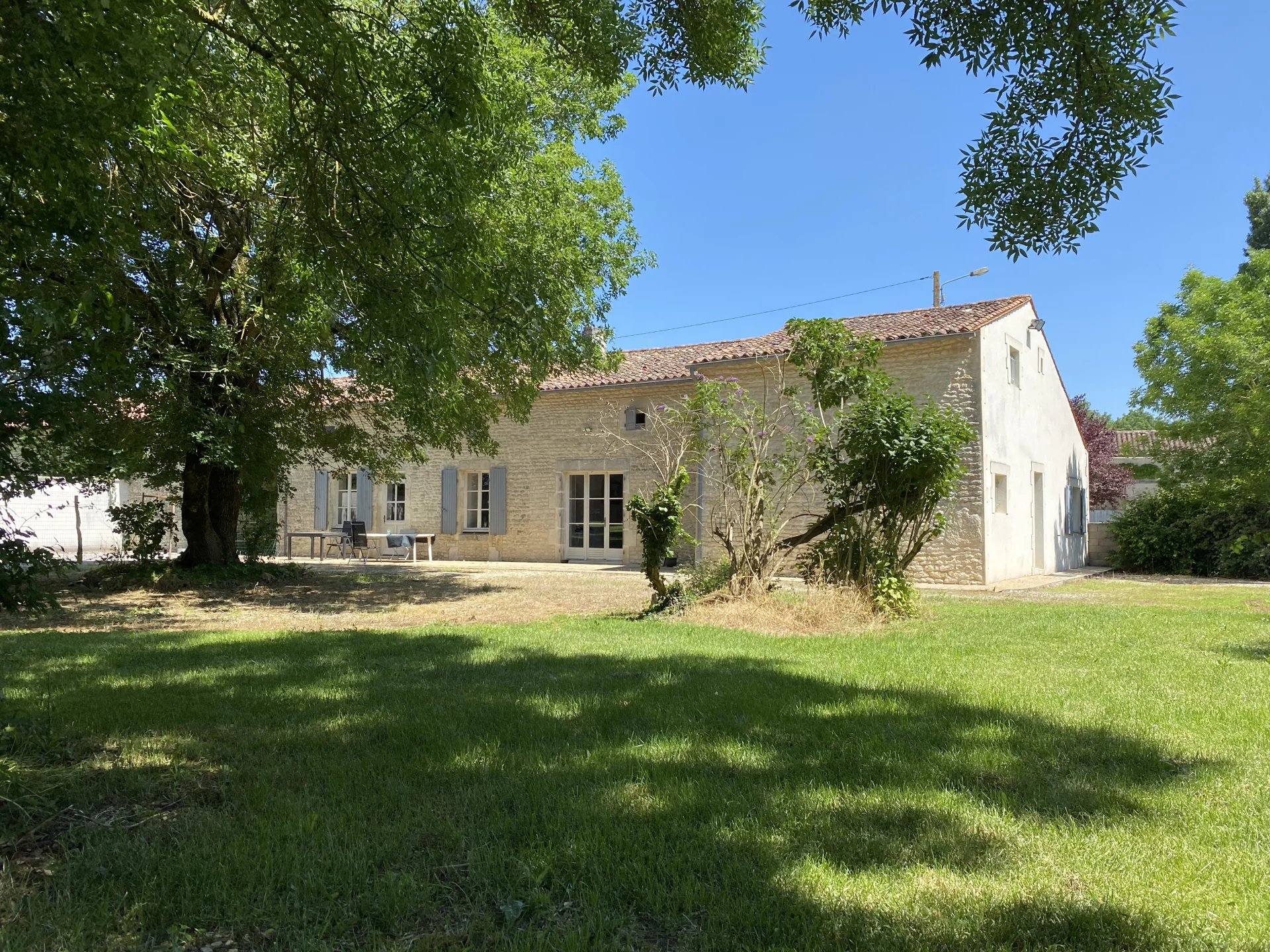 House in Verdille - view 1
