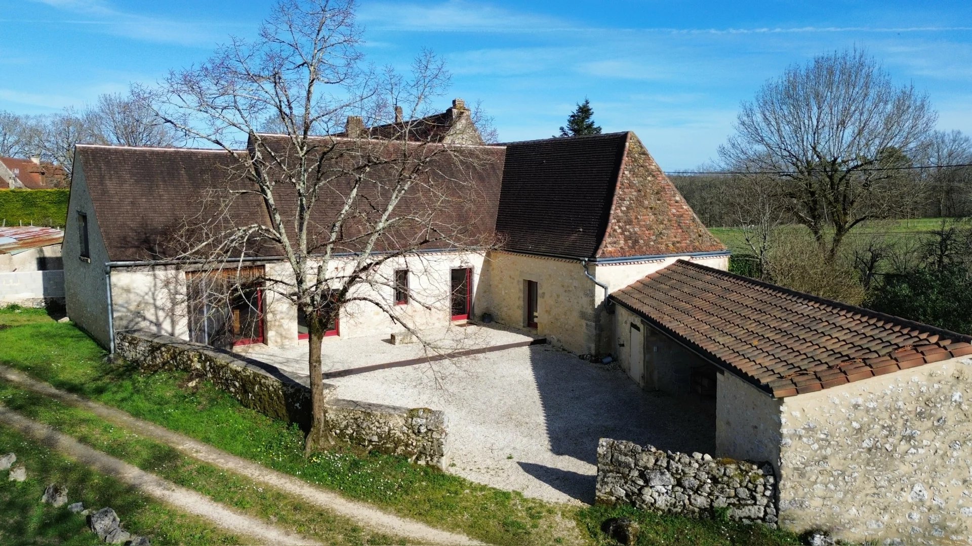 House in Lalinde - view 1
