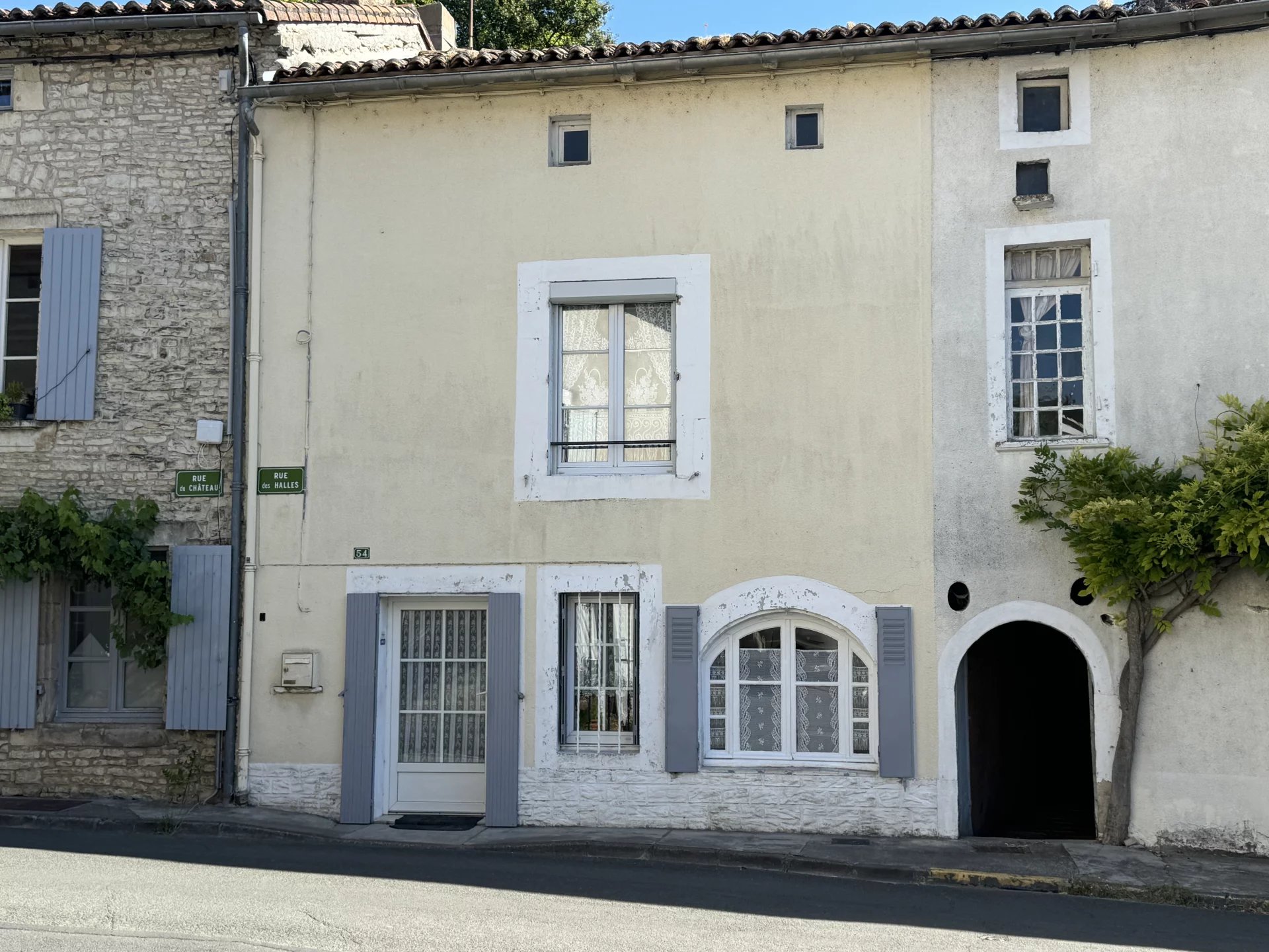 House in Verteuil-sur-Charente - view 1