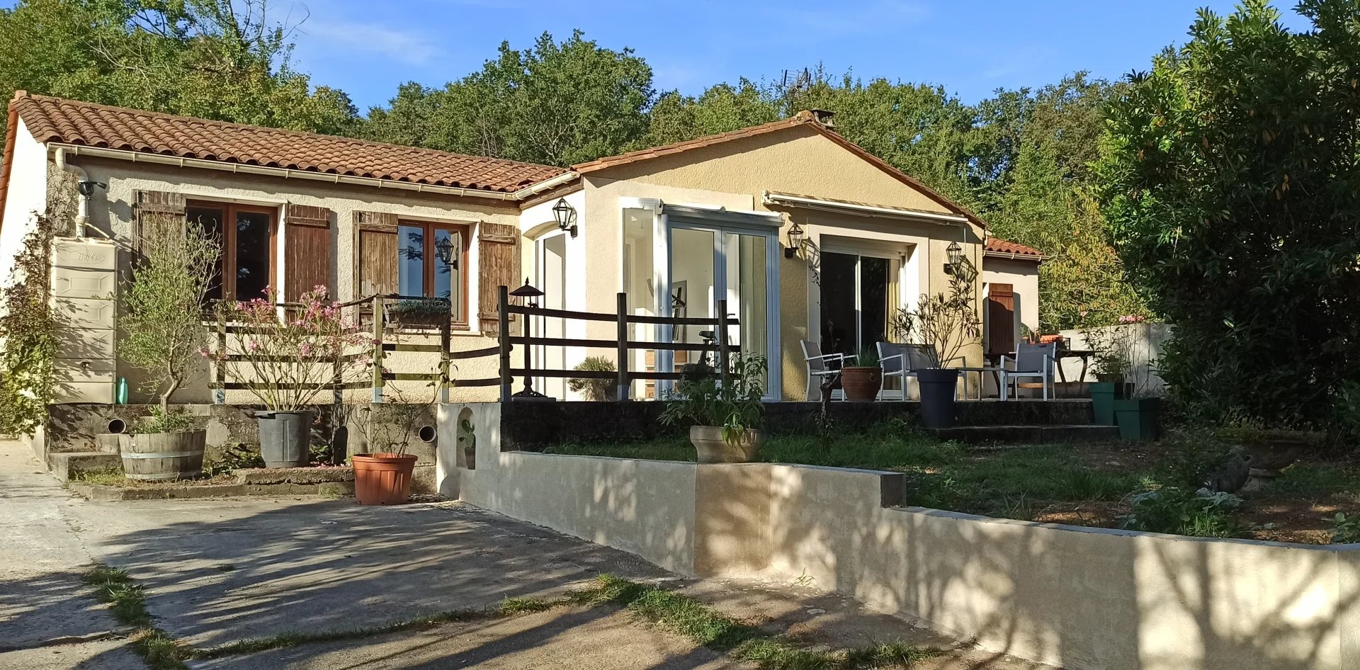 House in La Chapelle-des-Pots - view 1