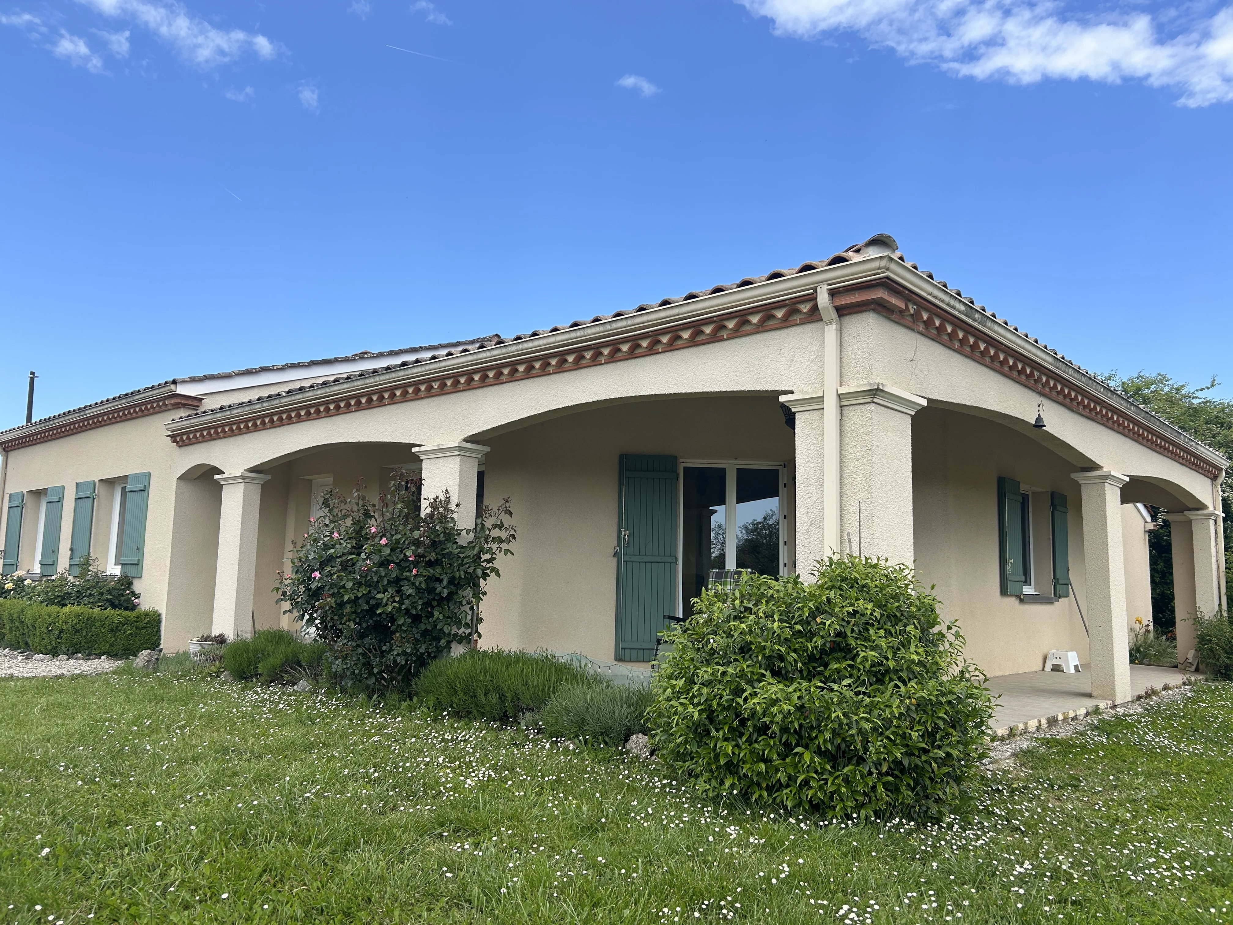 House in Duras - view 1