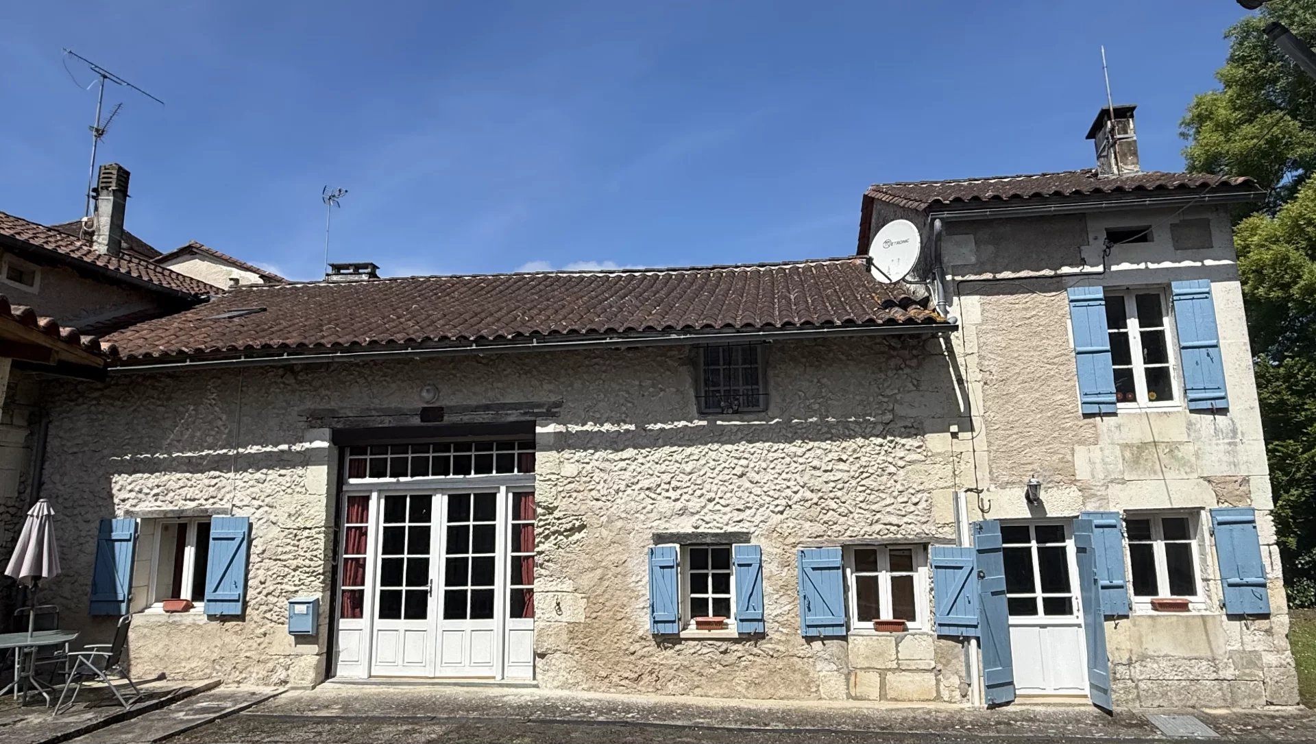 House in Tocane-Saint-Apre - view 1