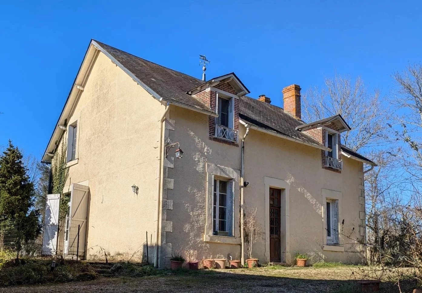House in Liglet - view 1