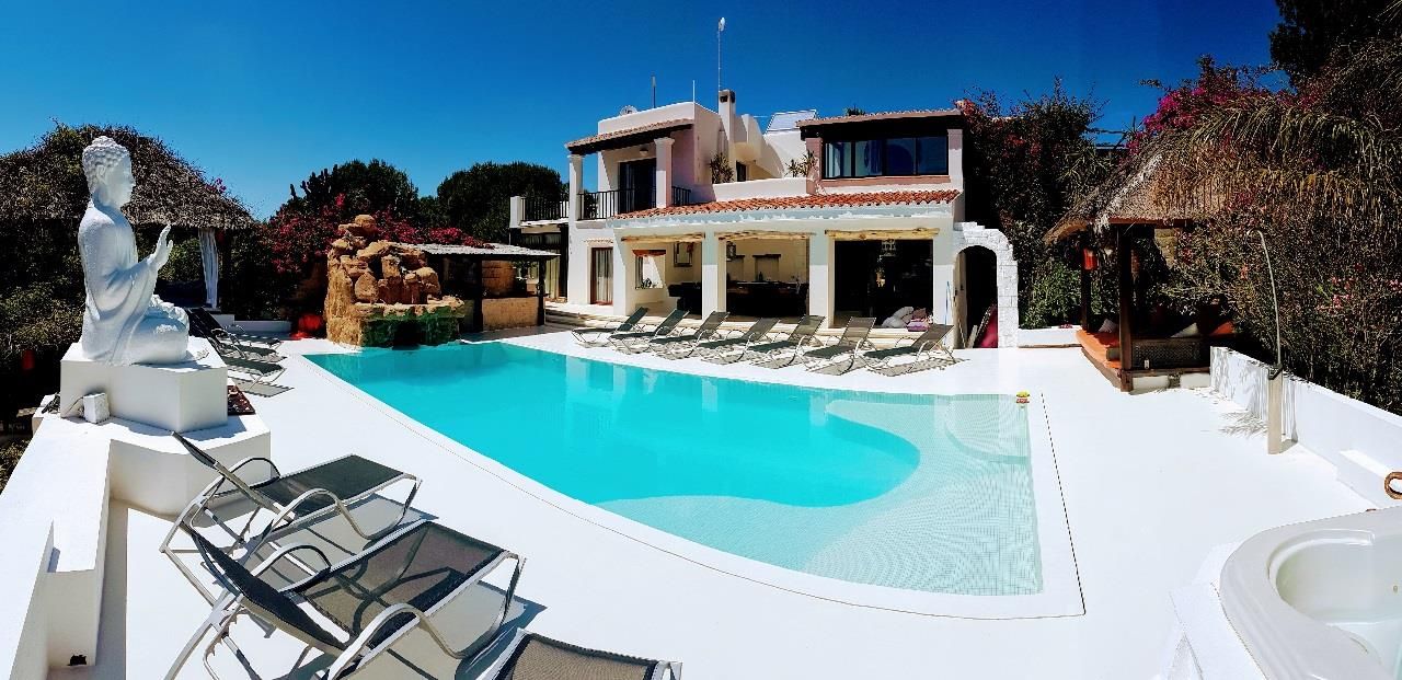 Villa in Santa Eularia des Riu - view 1