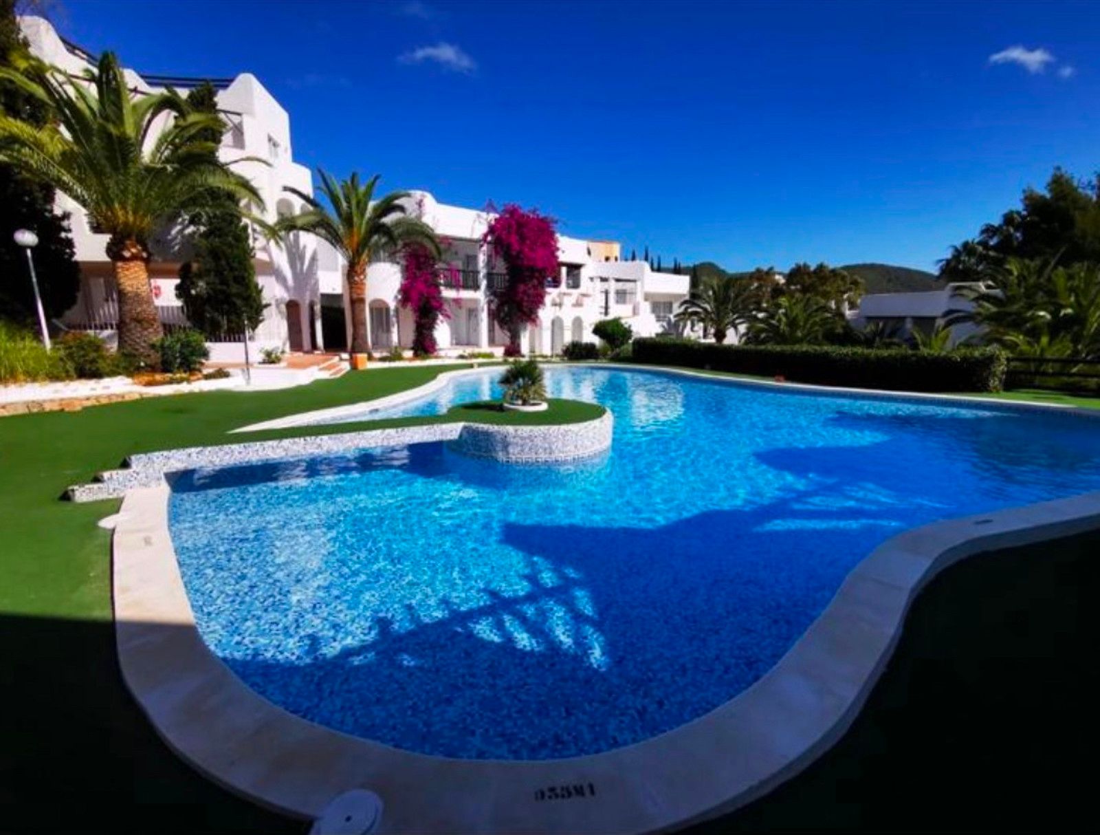 Apartment in Santa Eularia des Riu - view 1