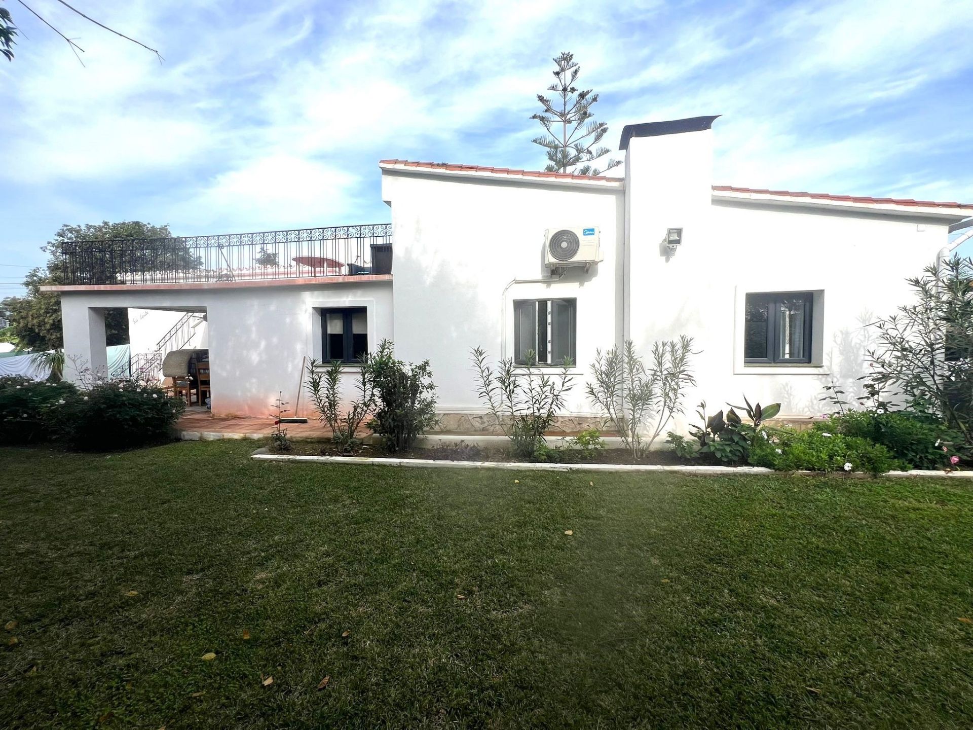 Villa in San Pedro de Alcantara - view 1