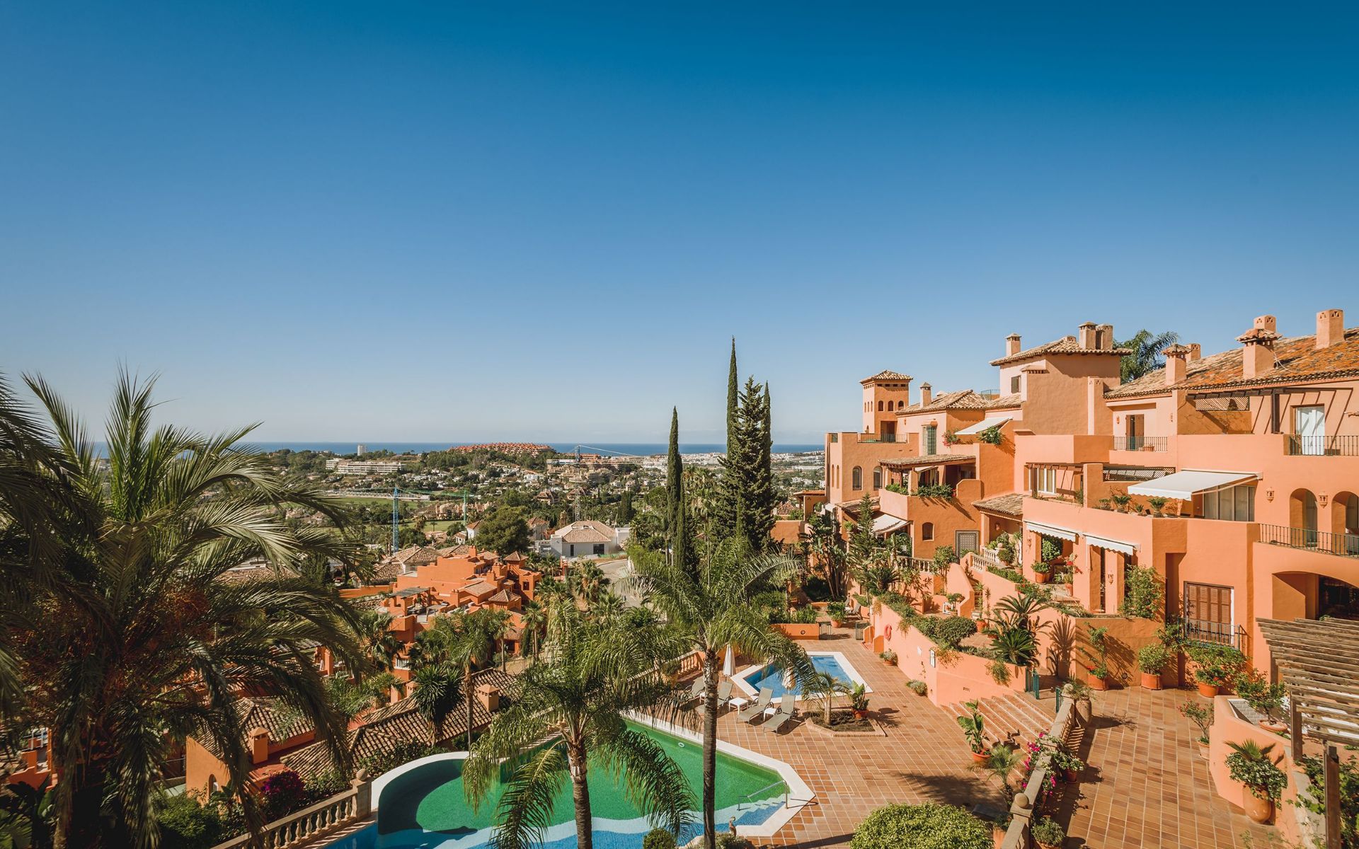 Apartment in Marbella Del Este - view 1