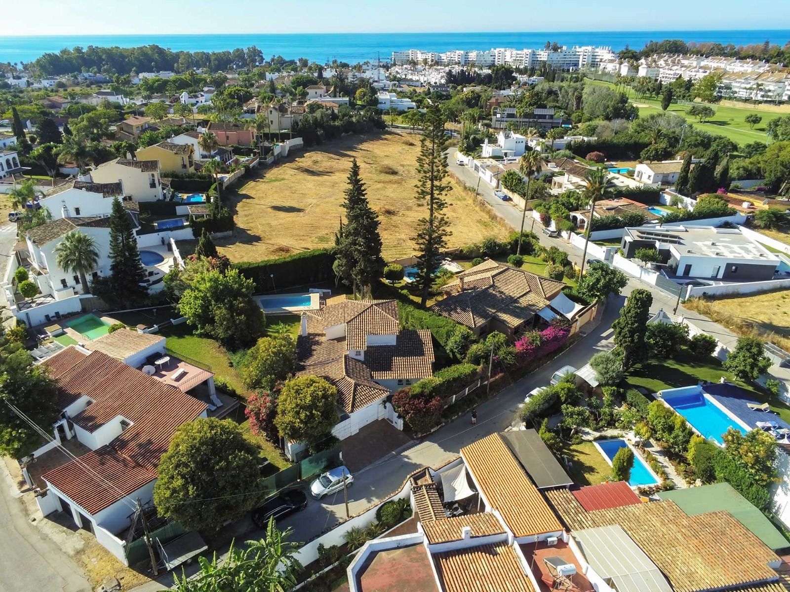 Villa in San Pedro de Alcantara - view 1