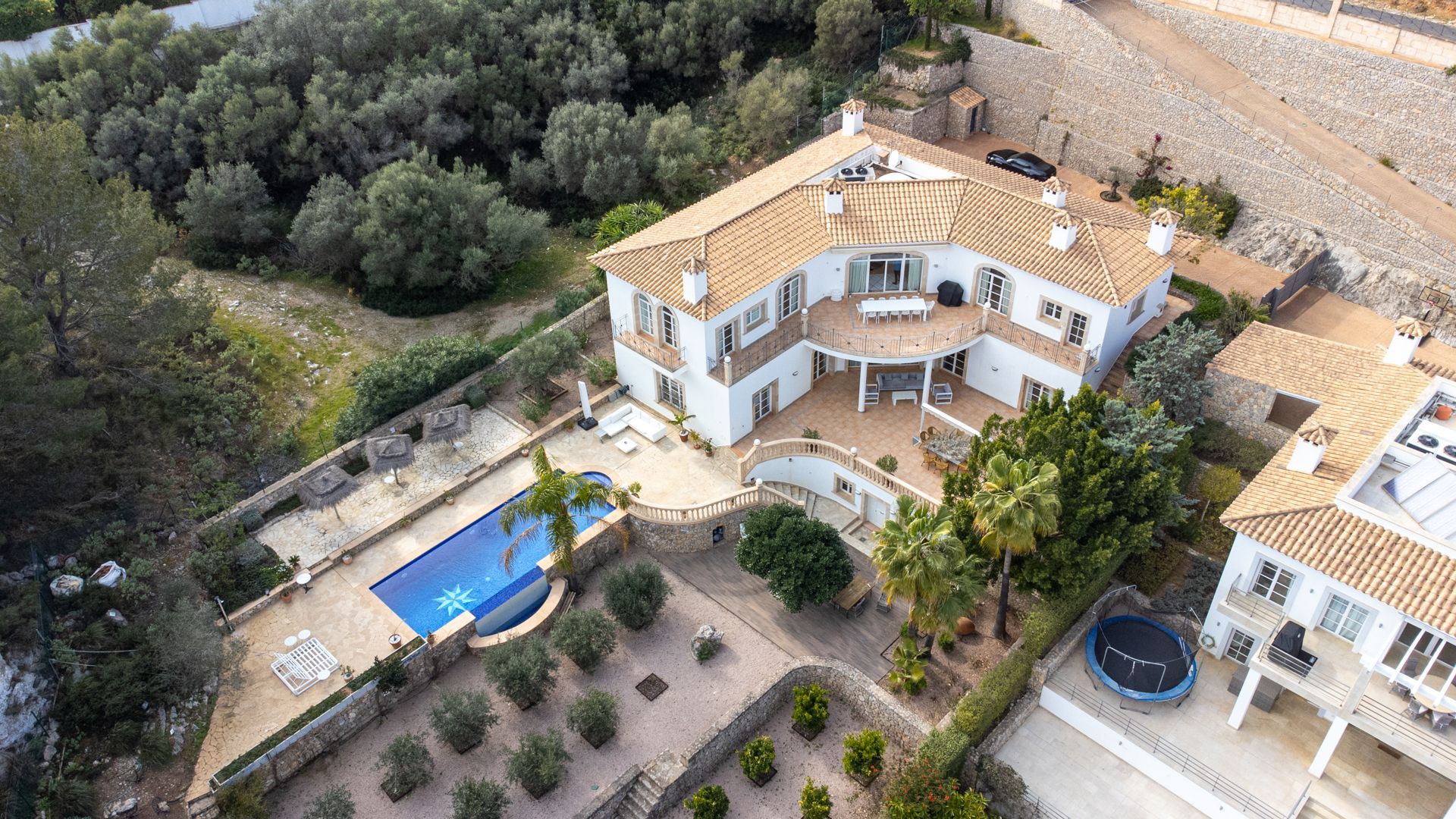Villa in Palma de Mallorca - view 1