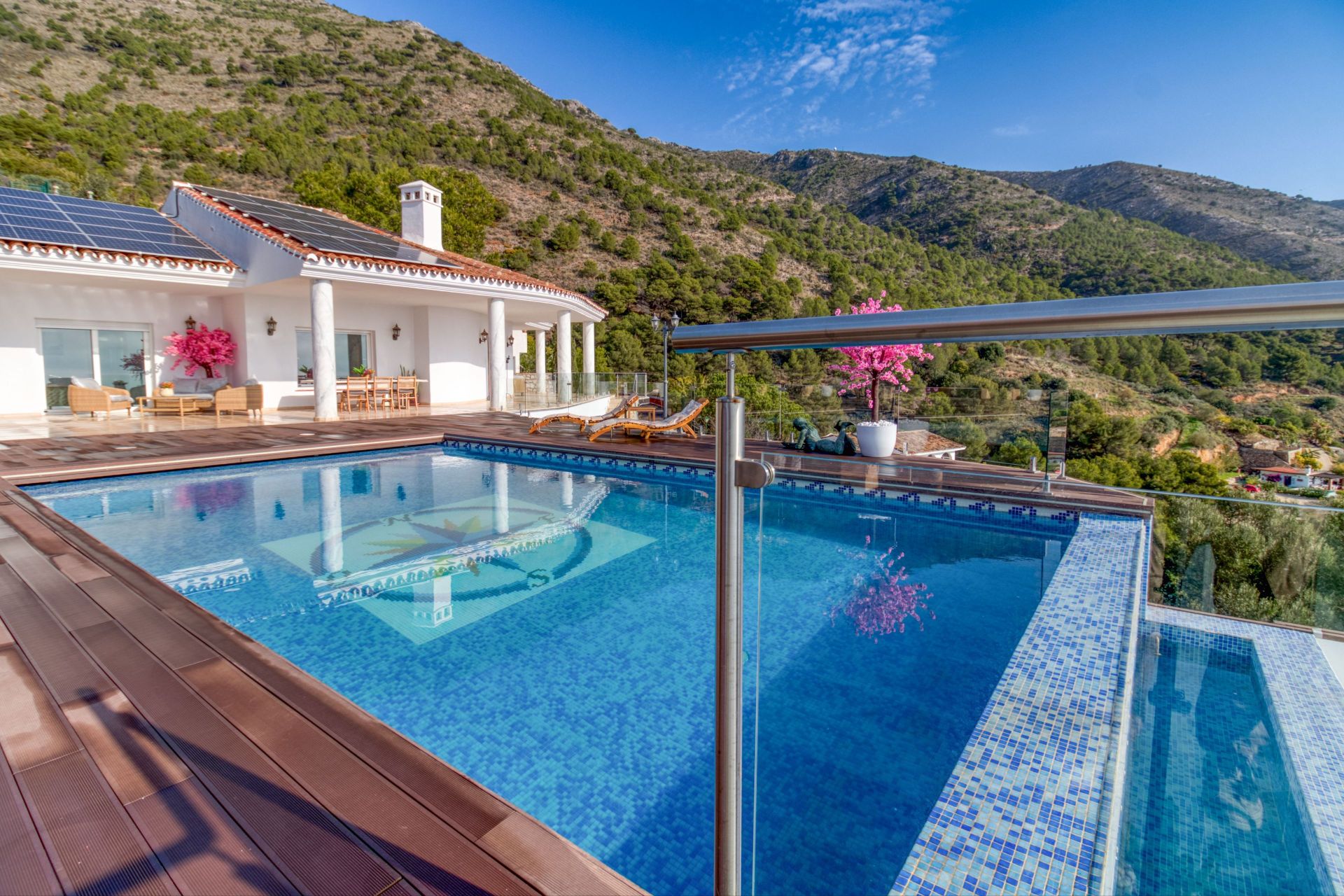 Villa in Malaga - view 1
