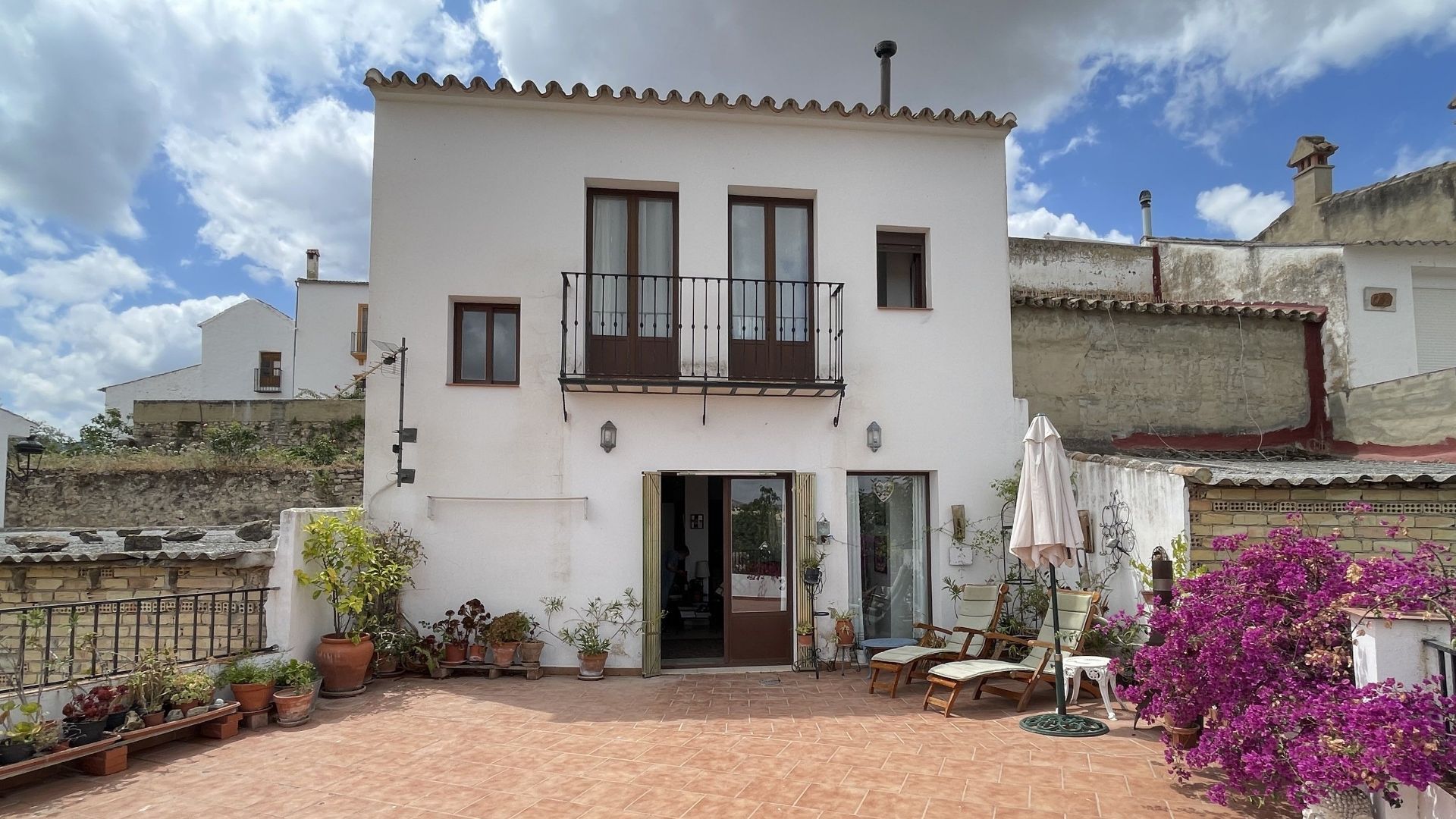 House in Serrato - view 1