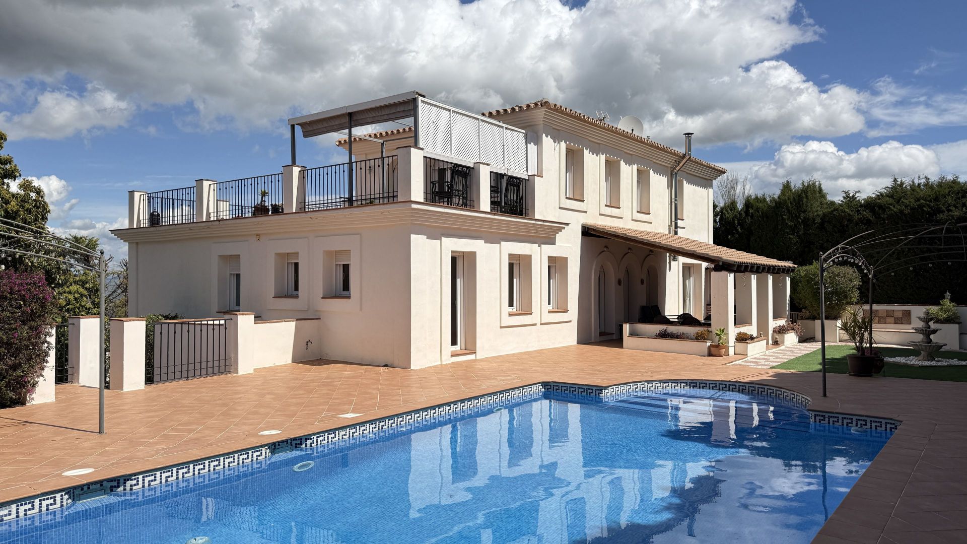 Villa in Malaga - view 1