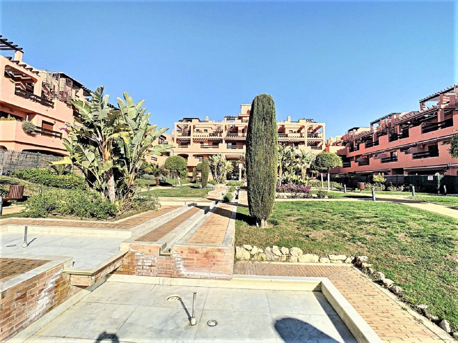 Apartment in Estepona - view 1