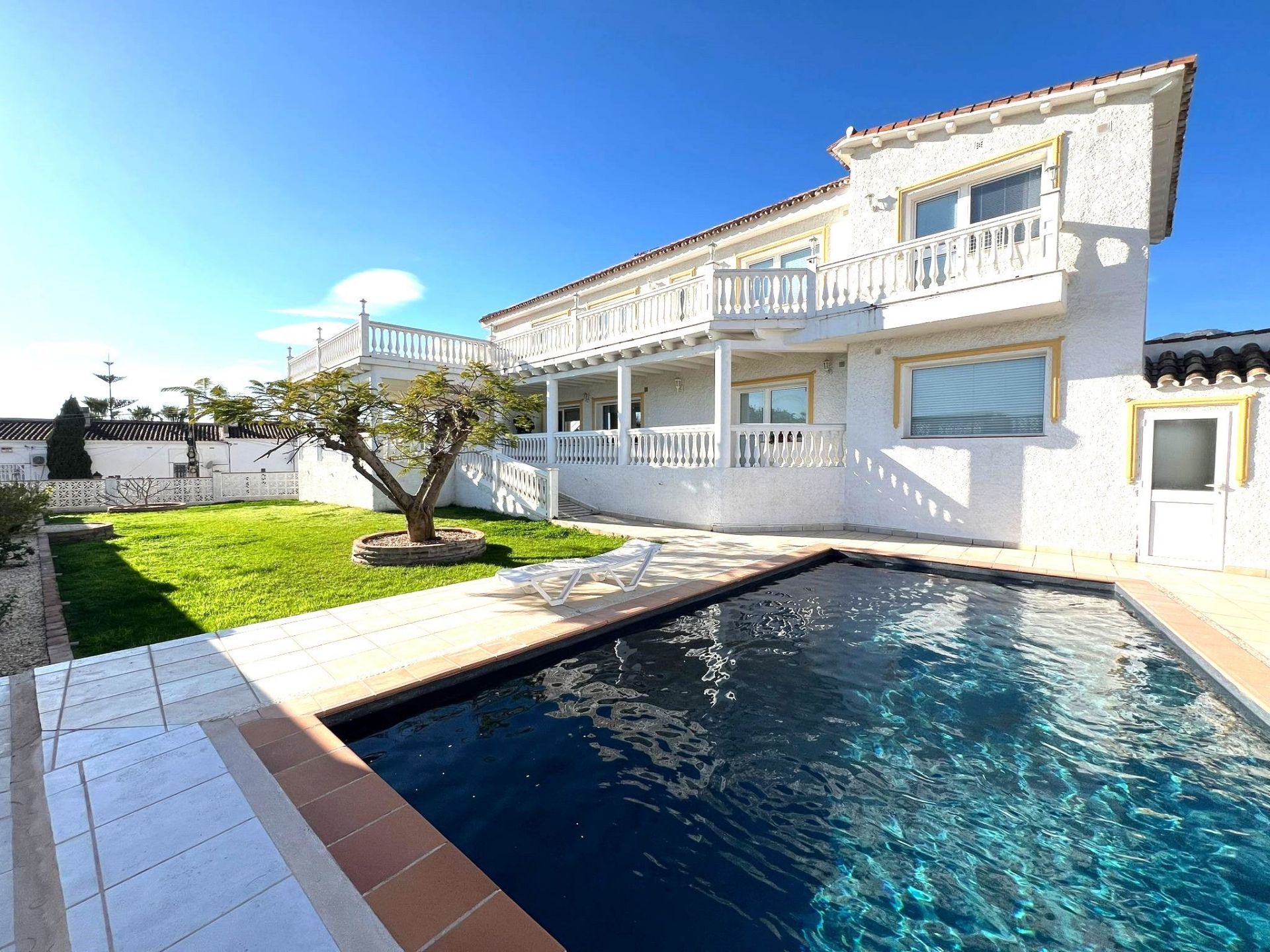 Villa in Malaga - view 1
