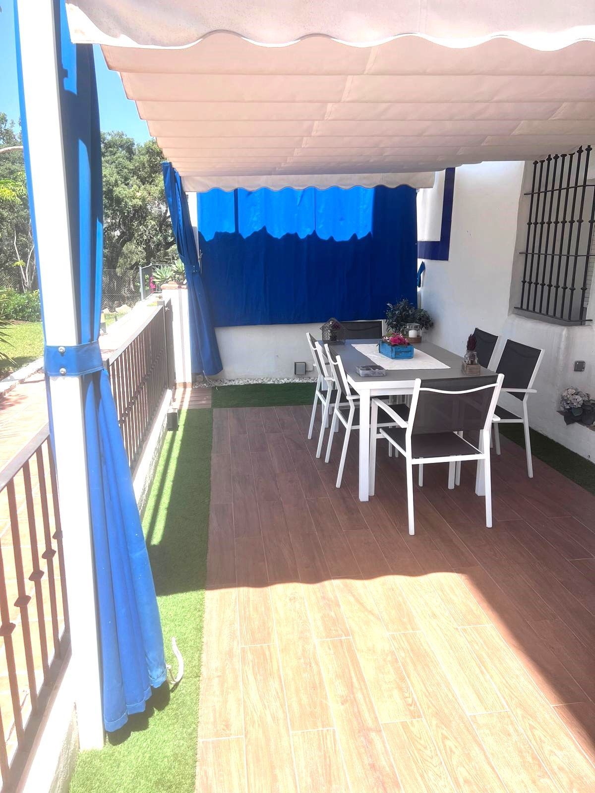 Apartment in Marbella Del Este - view 1
