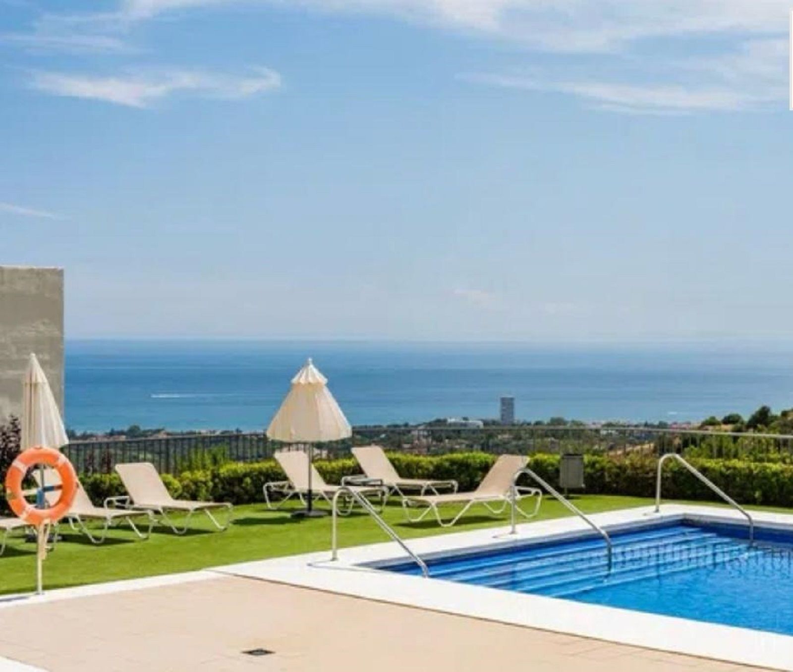Apartment in Marbella Del Este - view 1
