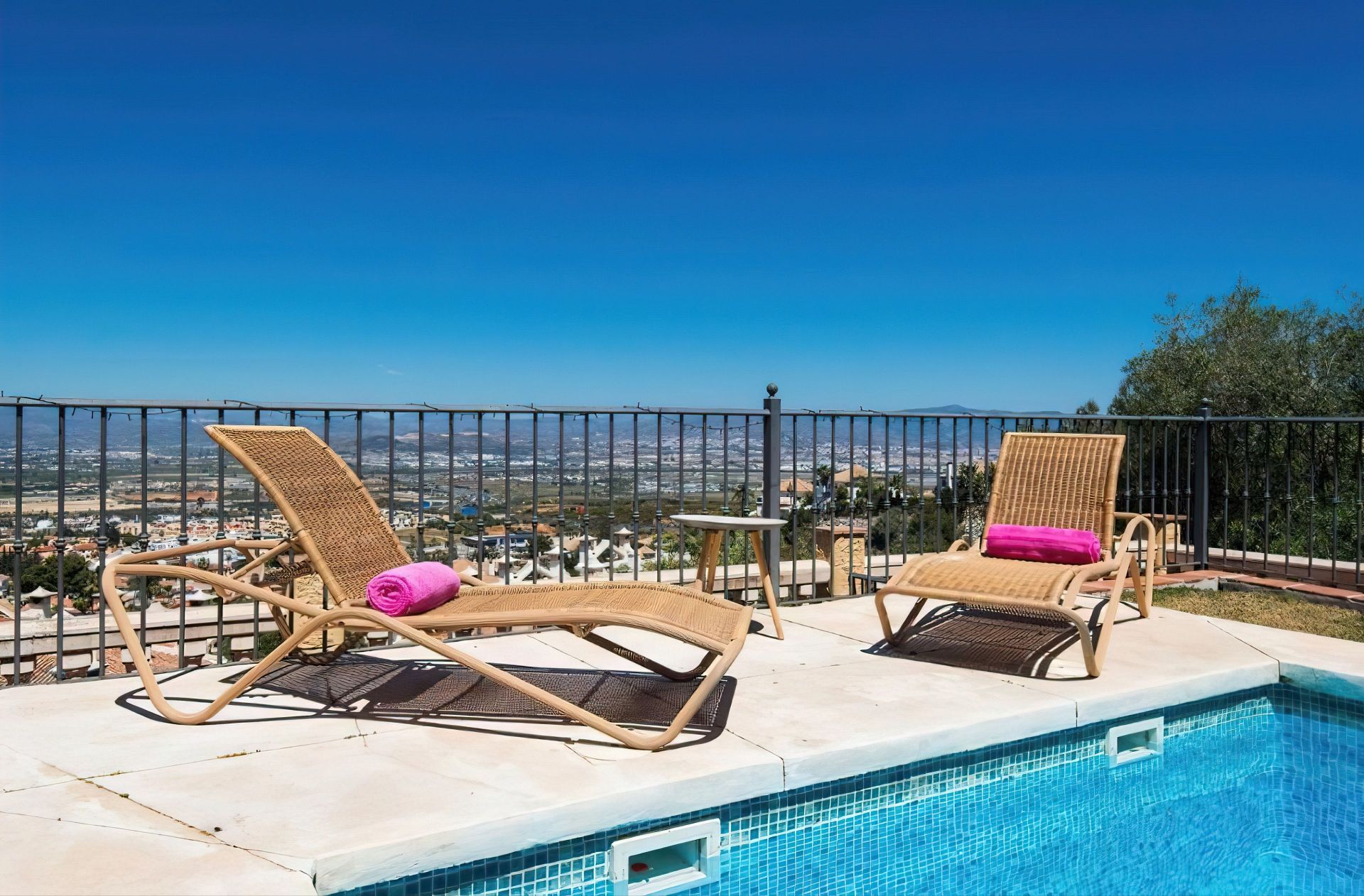 Villa in Malaga - view 1