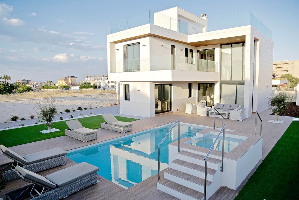 Villa in Alicante - view 1
