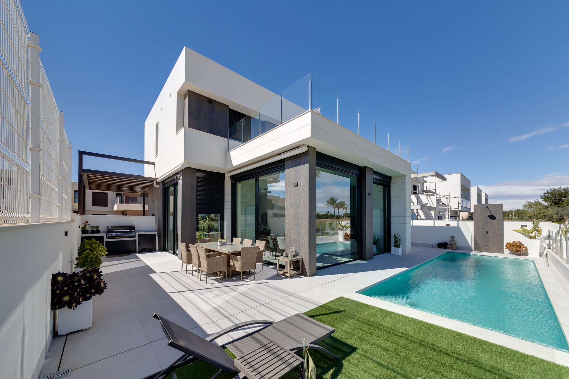 Villa in Alicante - view 1