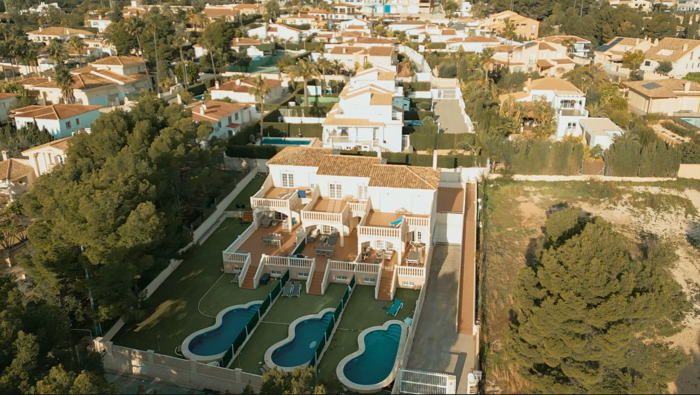 Villa in La Nucia - view 1