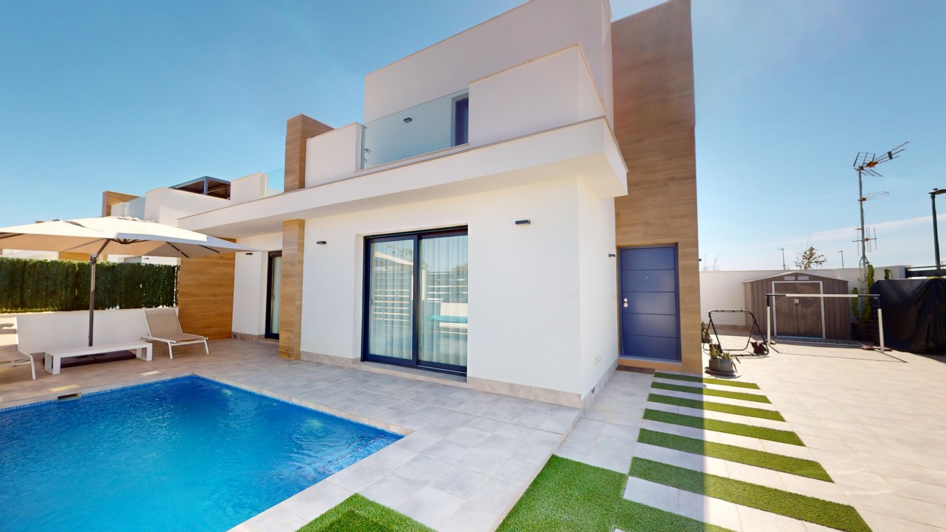 Villa in Roldan - view 1