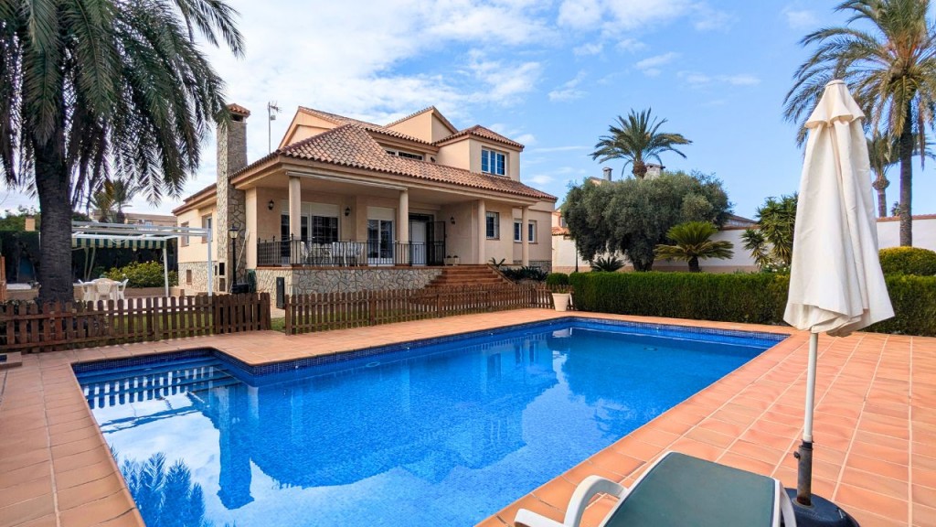 House in Alicante - view 1