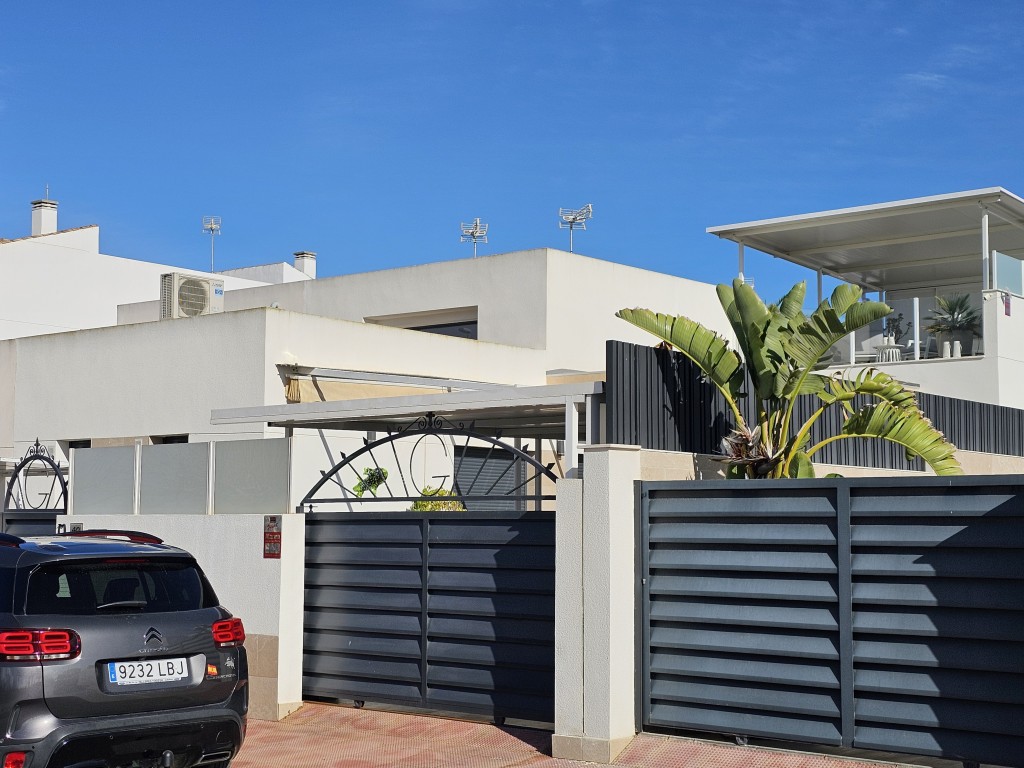 House in Alicante - view 1