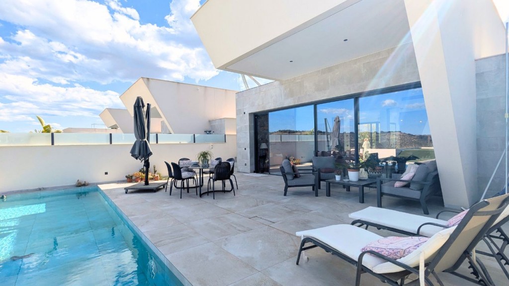 House in San Juan de Alicante - view 1
