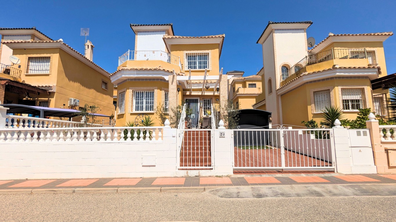 House in Alicante - view 1